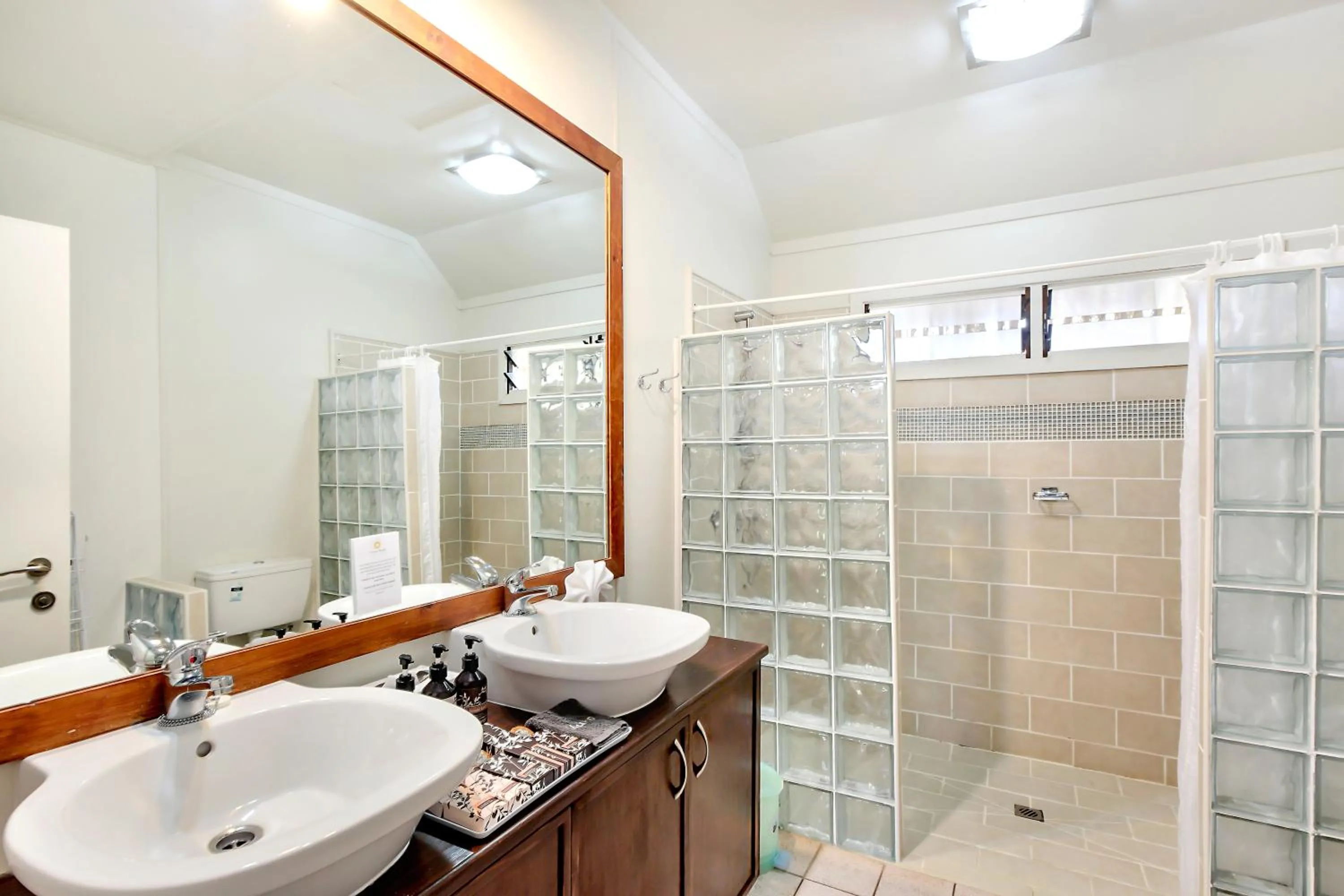 Crown Beach Resort & Spa