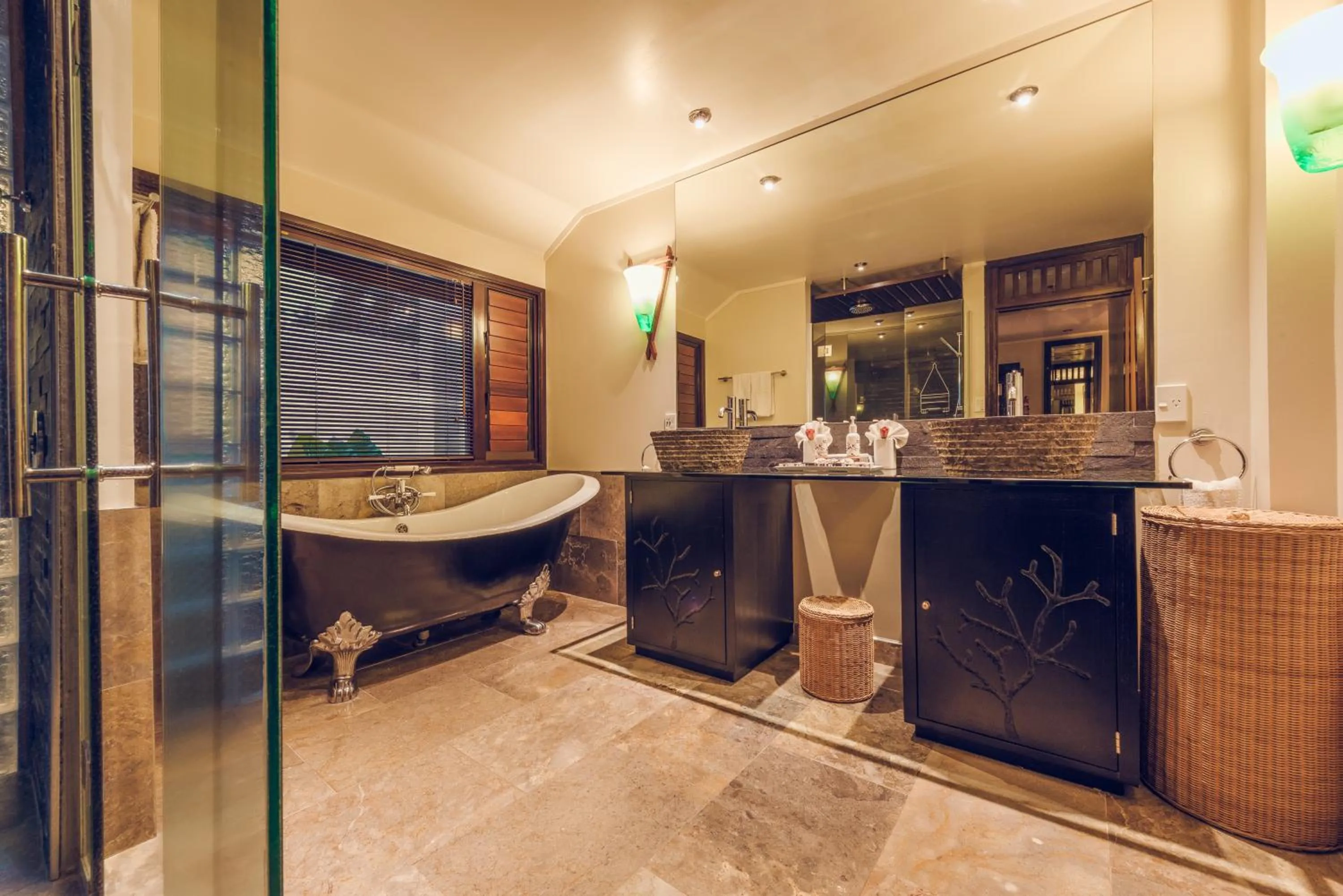 Crown Beach Resort & Spa