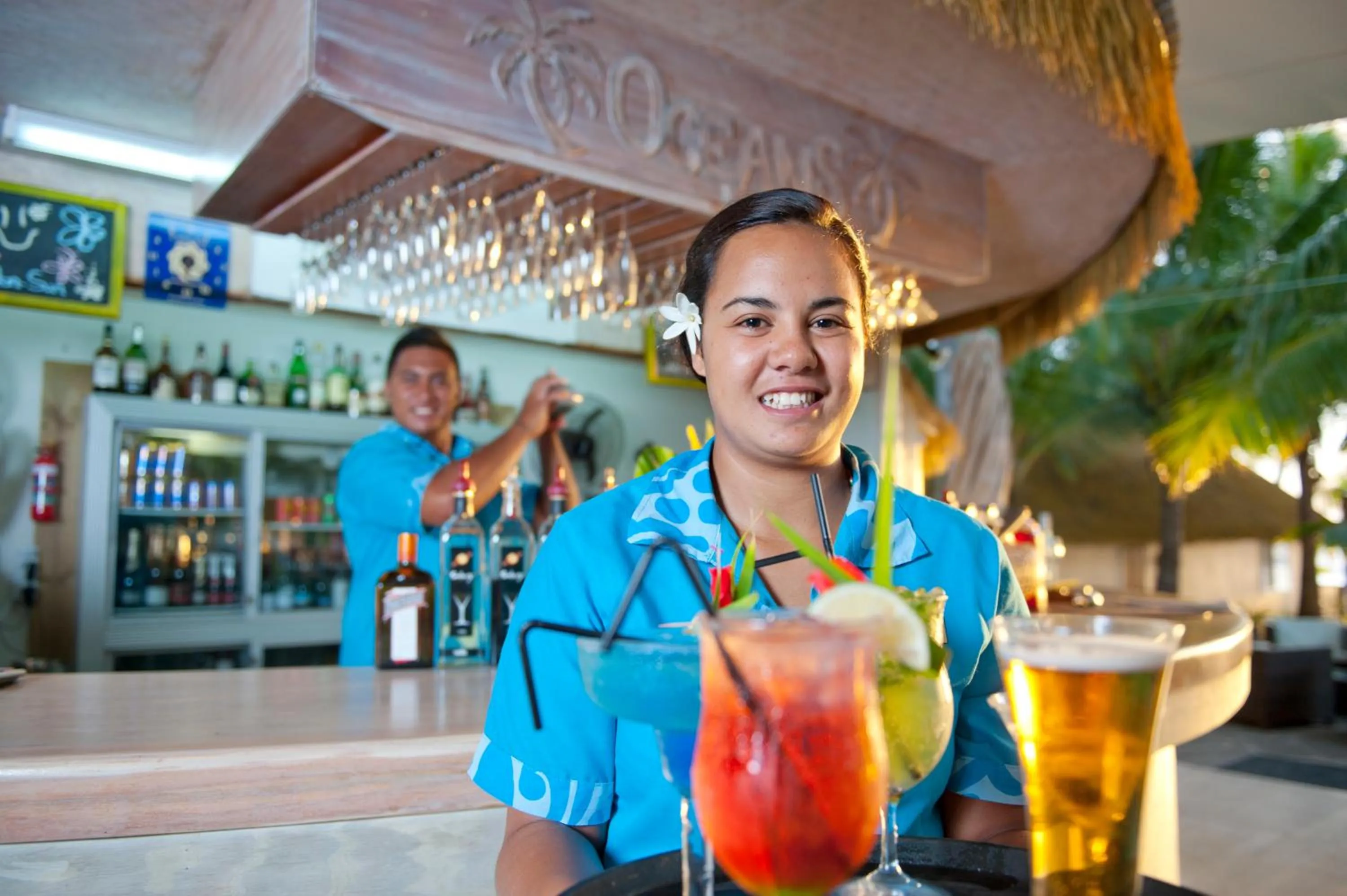 Lounge or bar in Crown Beach Resort & Spa
