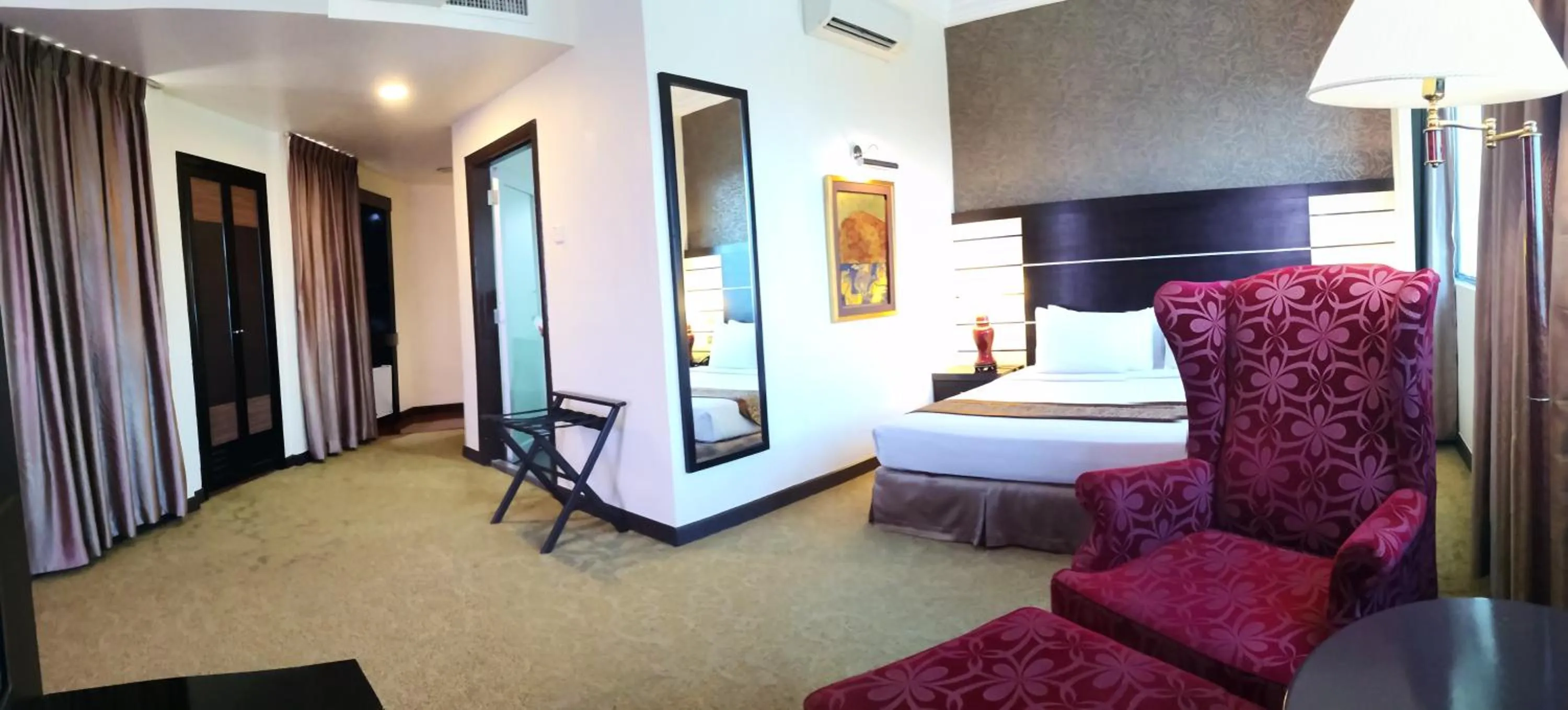 Bed in Good Hope Hotel