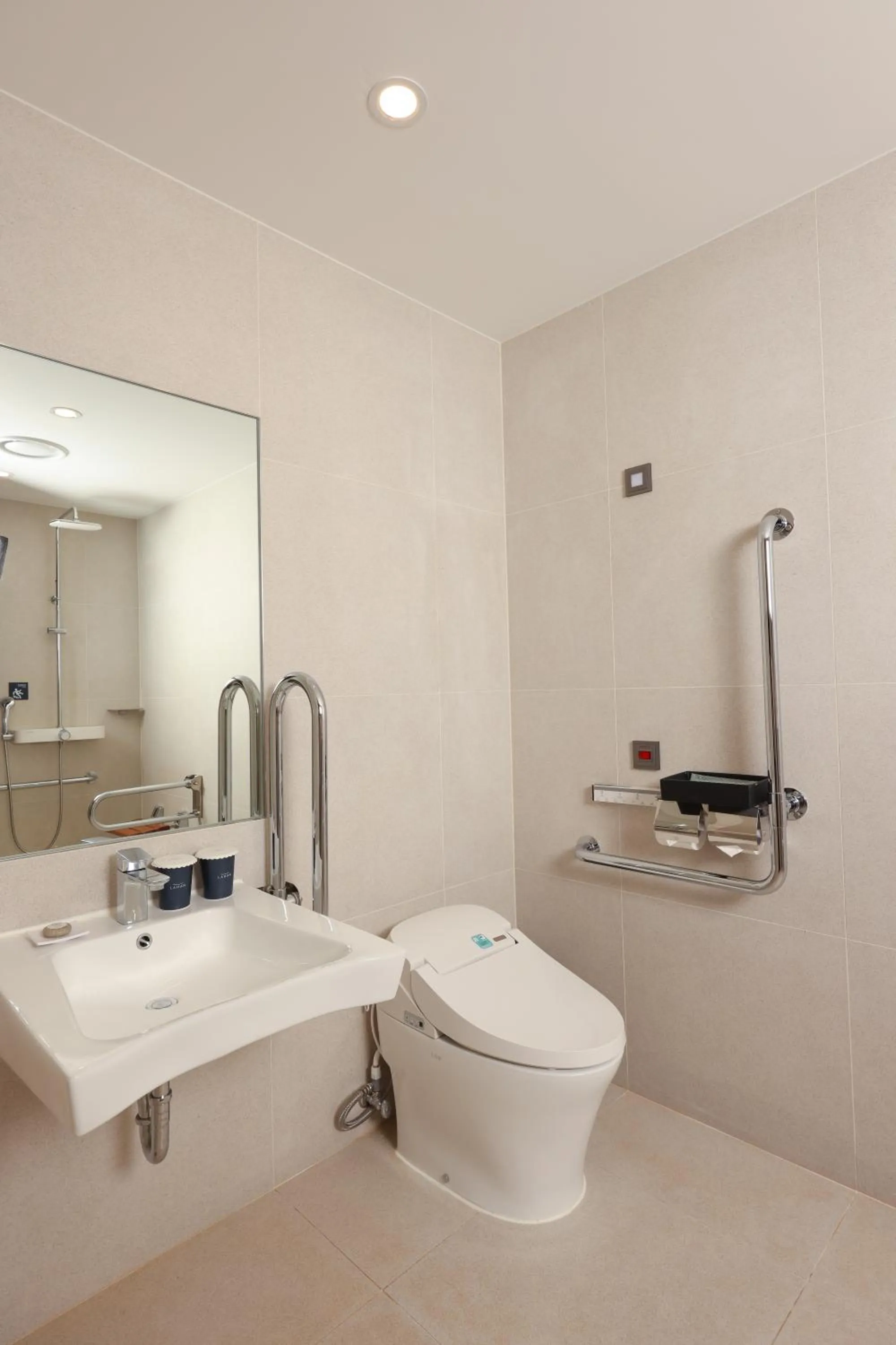 Toilet in Lahan Hotel Jeonju