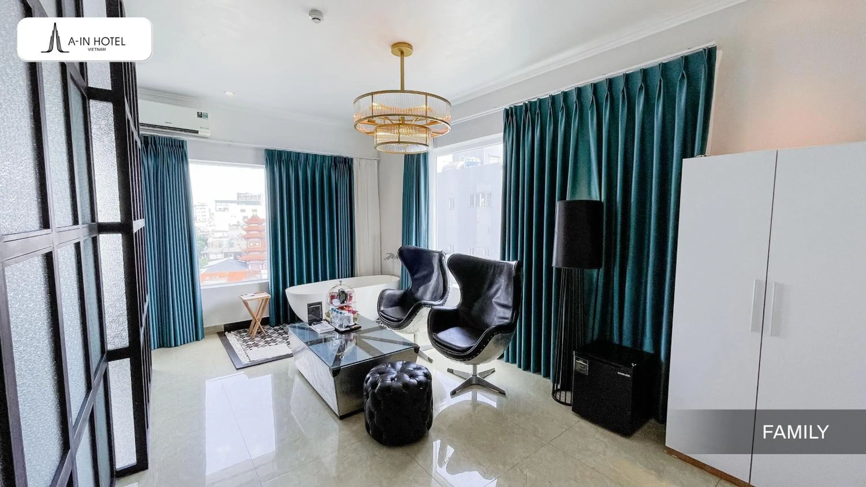 Bed in A In Hotel Riverside