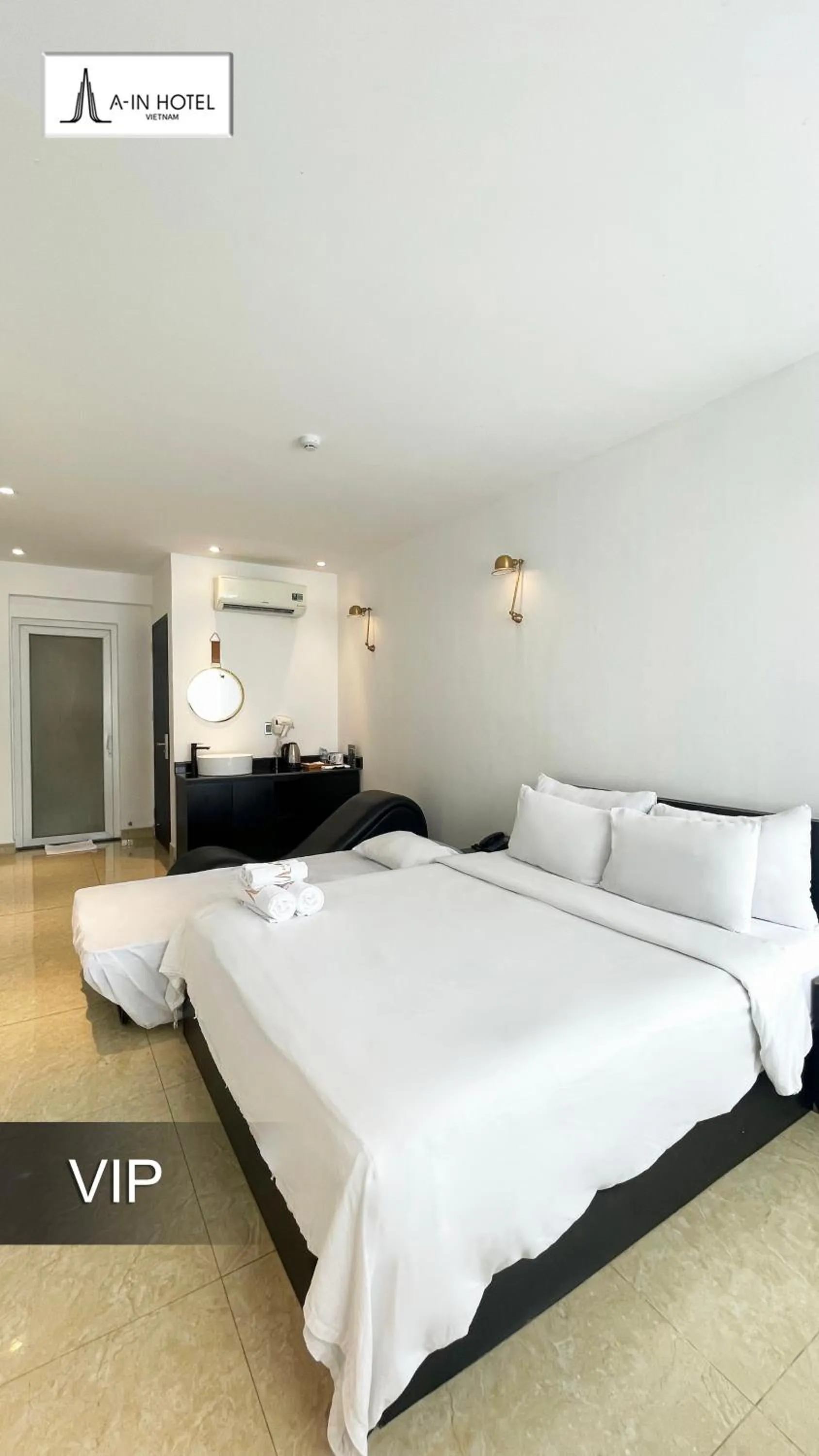 Bed in A In Hotel Riverside