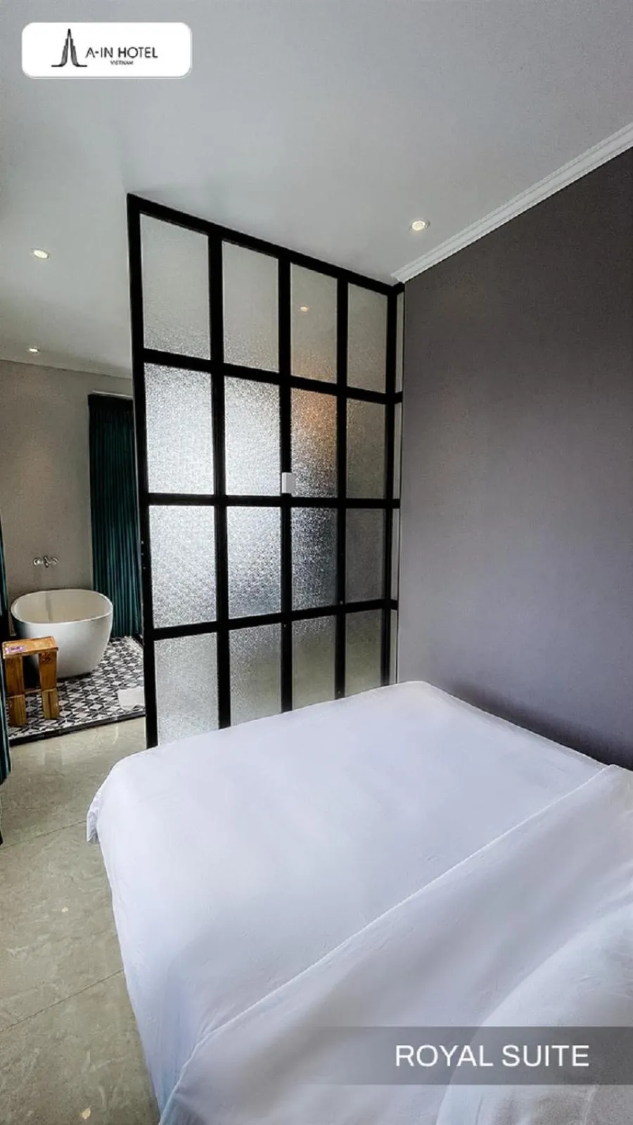 Bed in A In Hotel Riverside