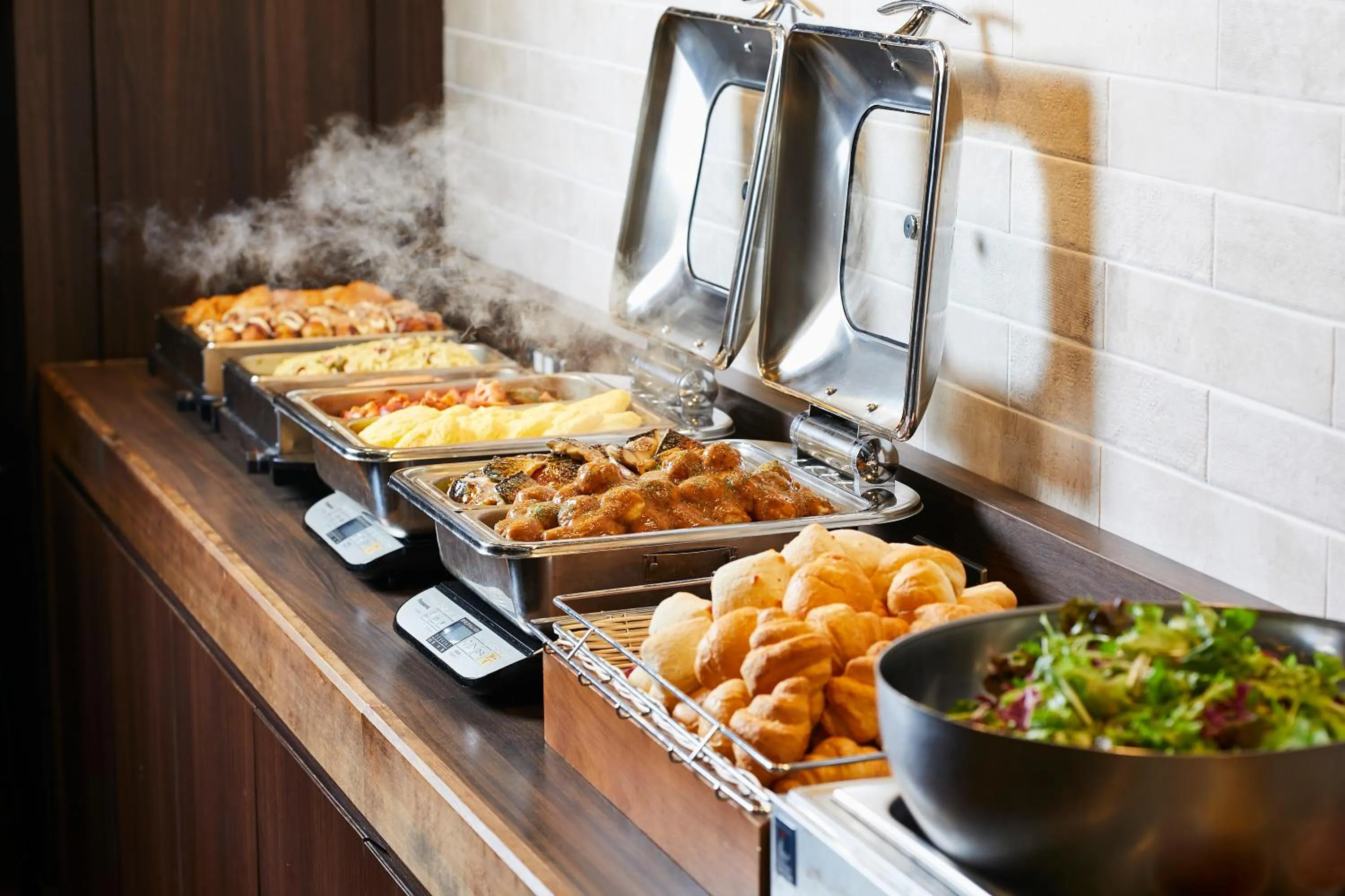 Restaurant/places to eat in HOTEL MYSTAYS Midosuji Honmachi