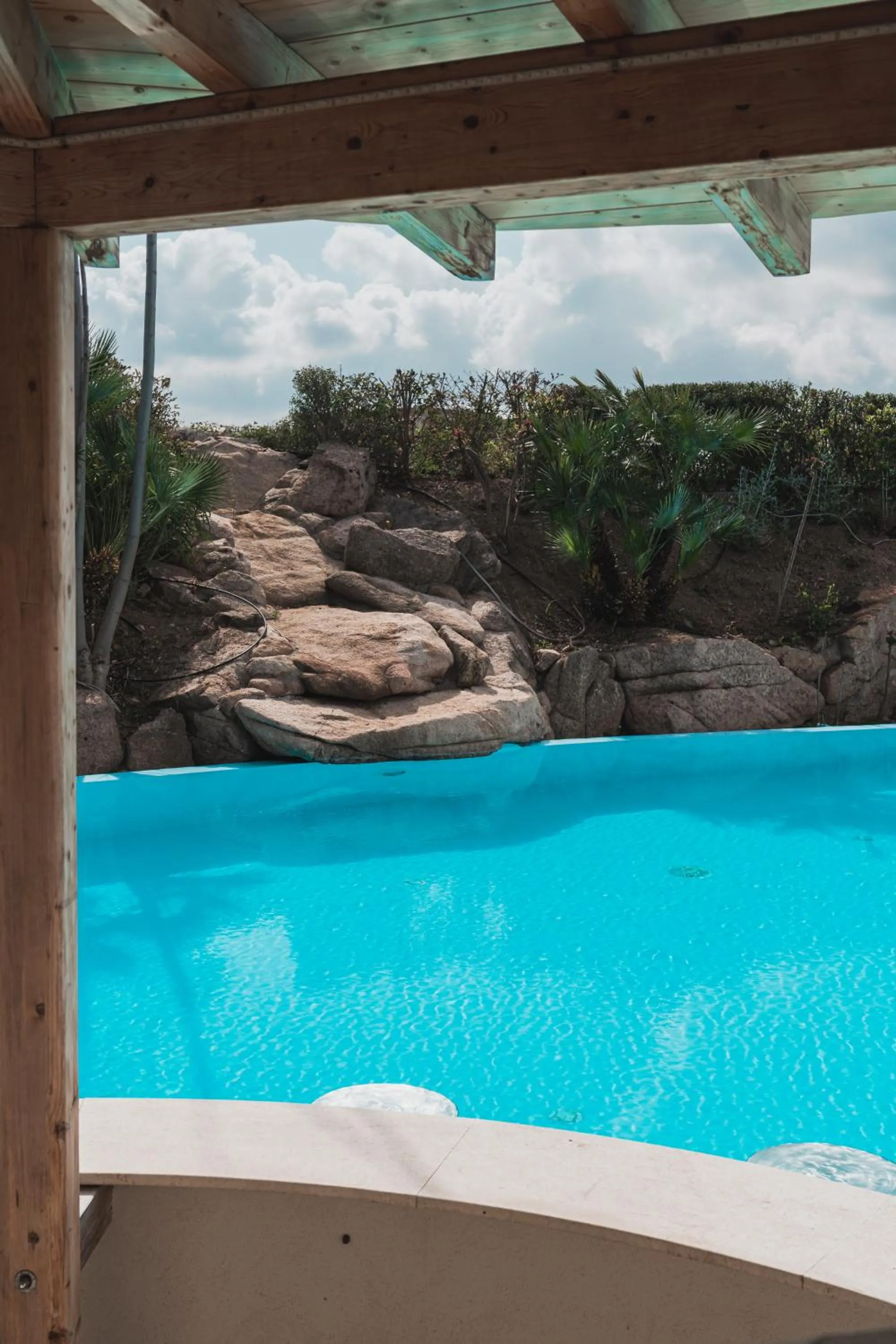 Swimming pool in Mercure Olbia