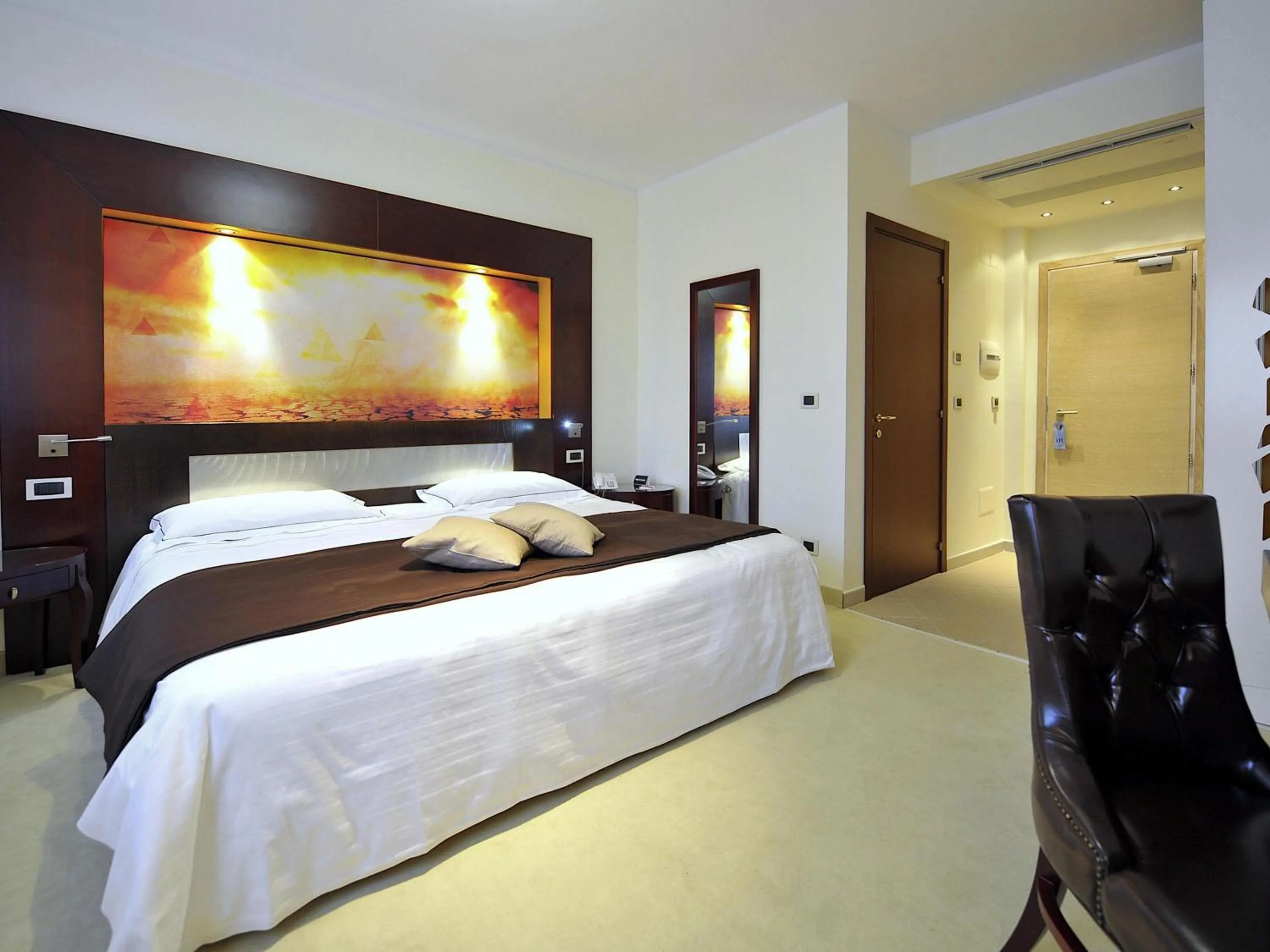 Bedroom, Bed in Mercure Olbia