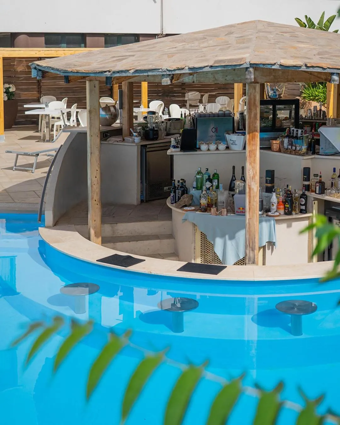 Swimming pool in Mercure Olbia