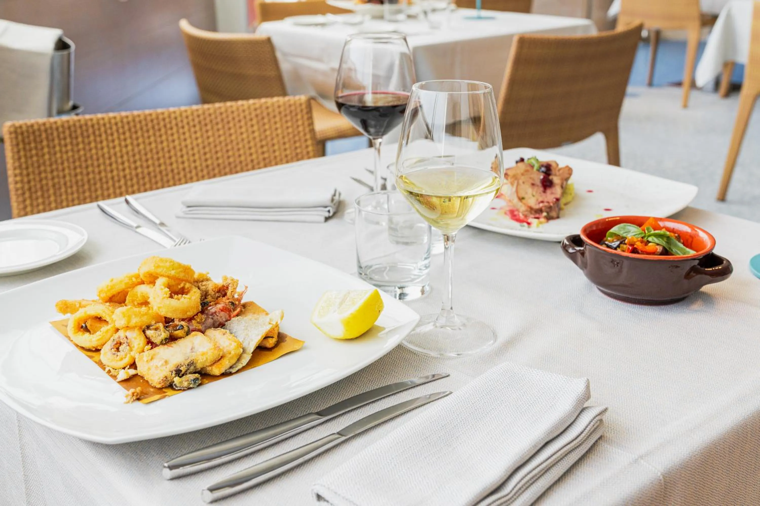 Restaurant/places to eat in Mercure Olbia