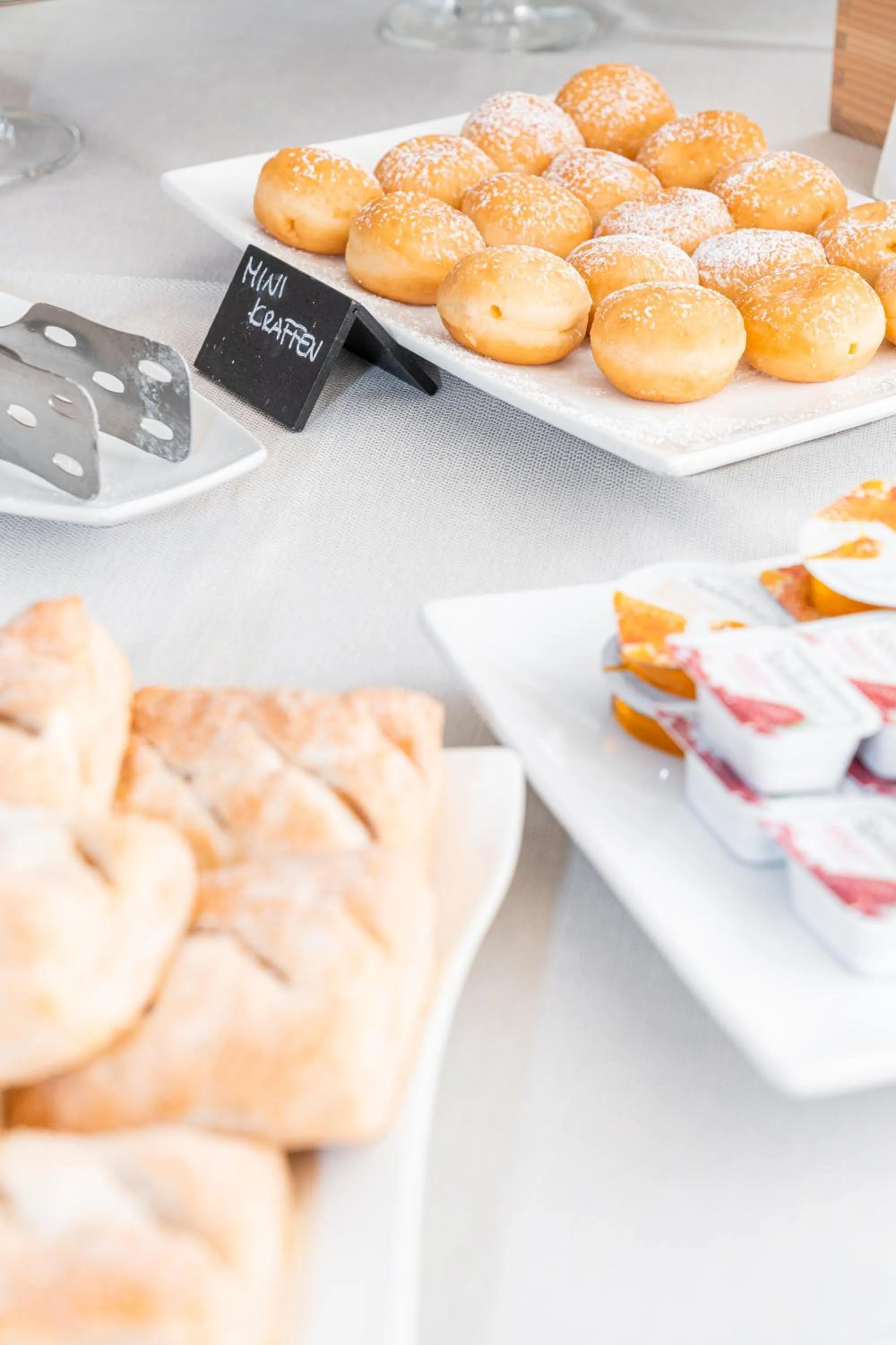 Buffet breakfast in Mercure Olbia