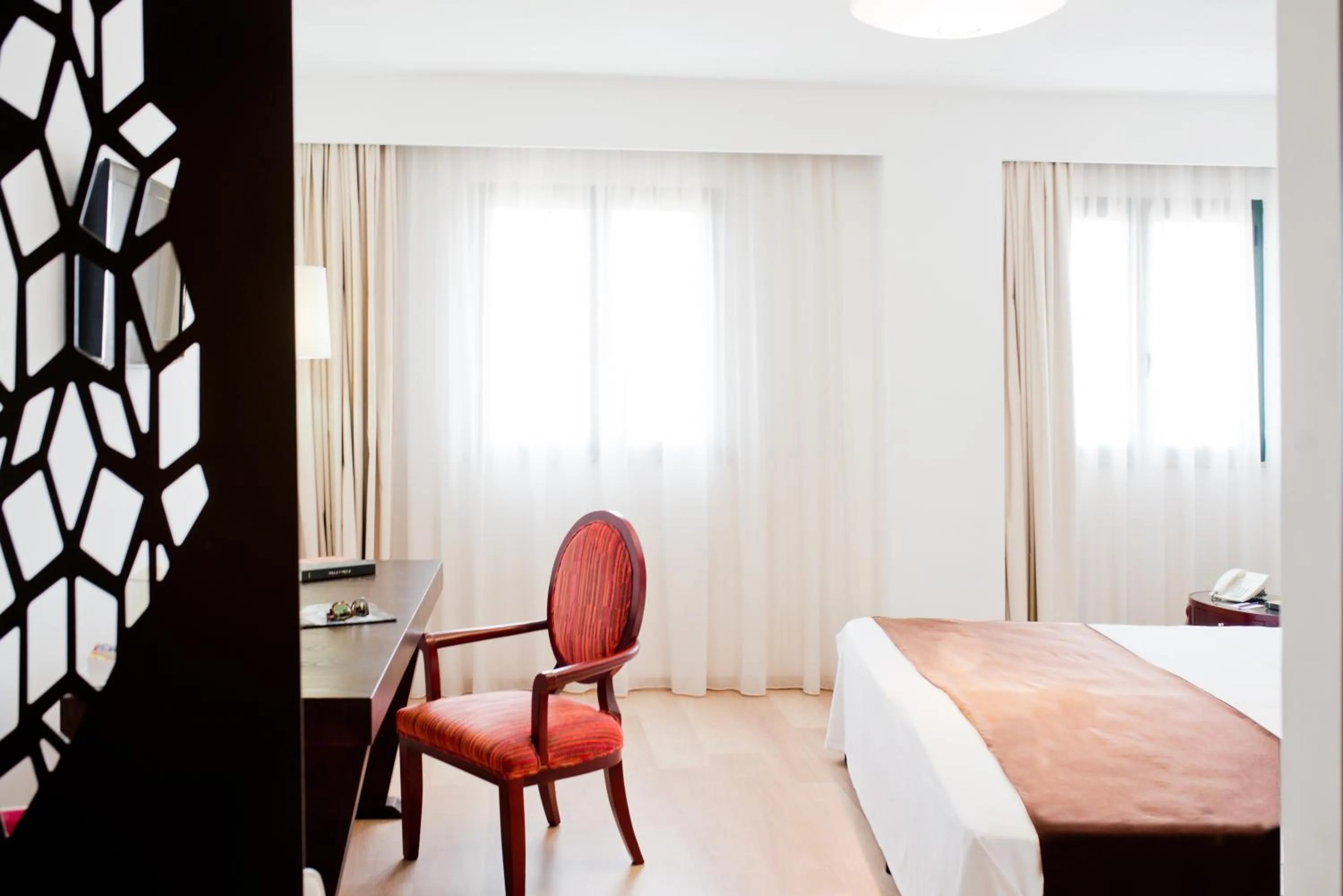 Bedroom, Bed in Mercure Olbia