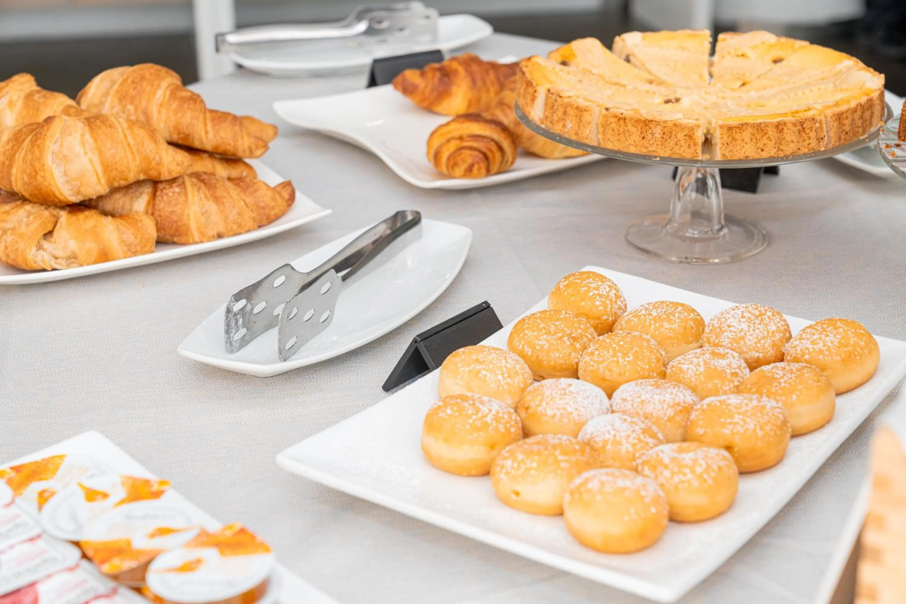 Buffet breakfast in Mercure Olbia