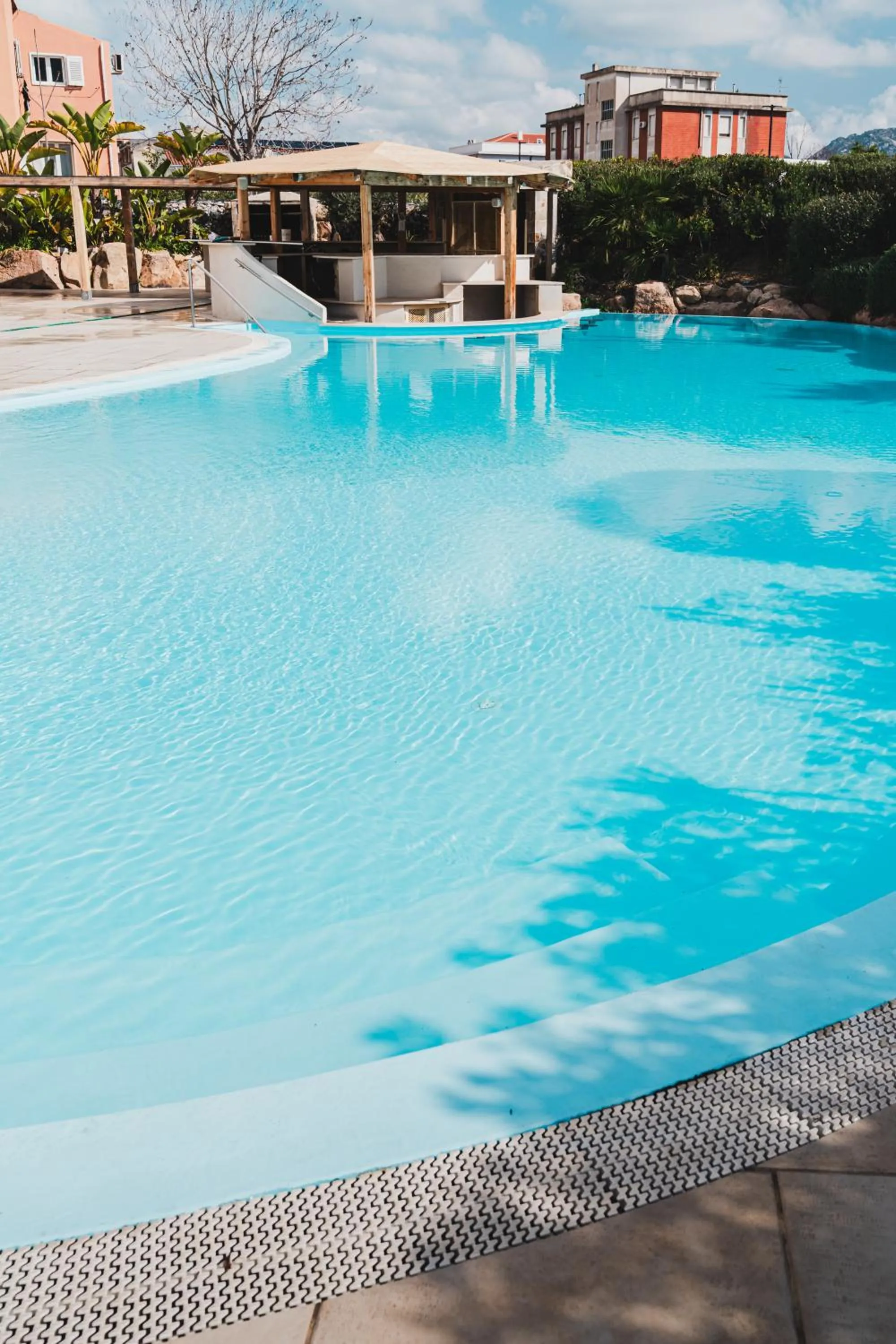 Swimming pool in Mercure Olbia