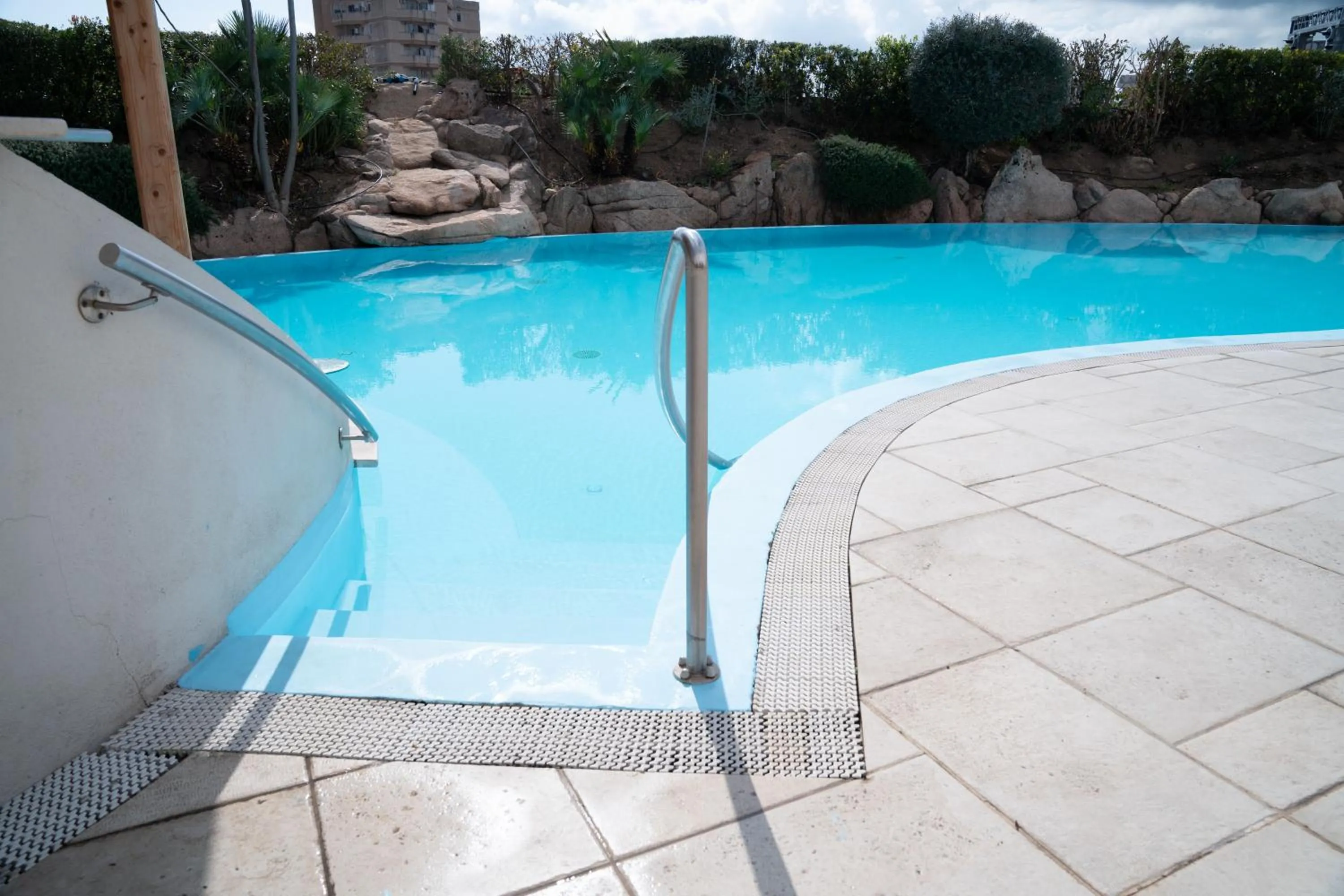 Swimming pool in Mercure Olbia