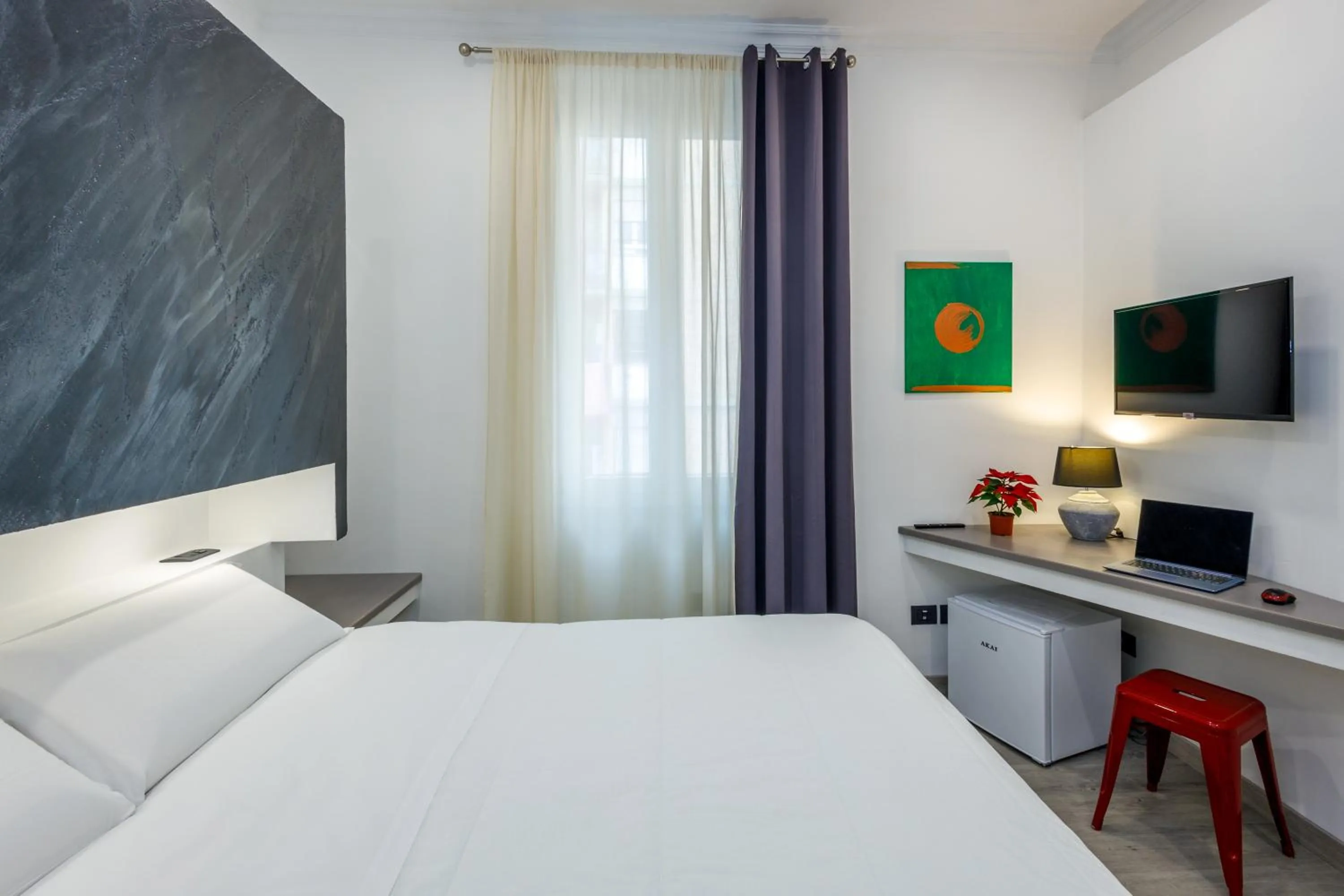 Bedroom, Bed in Crossroad Hotel