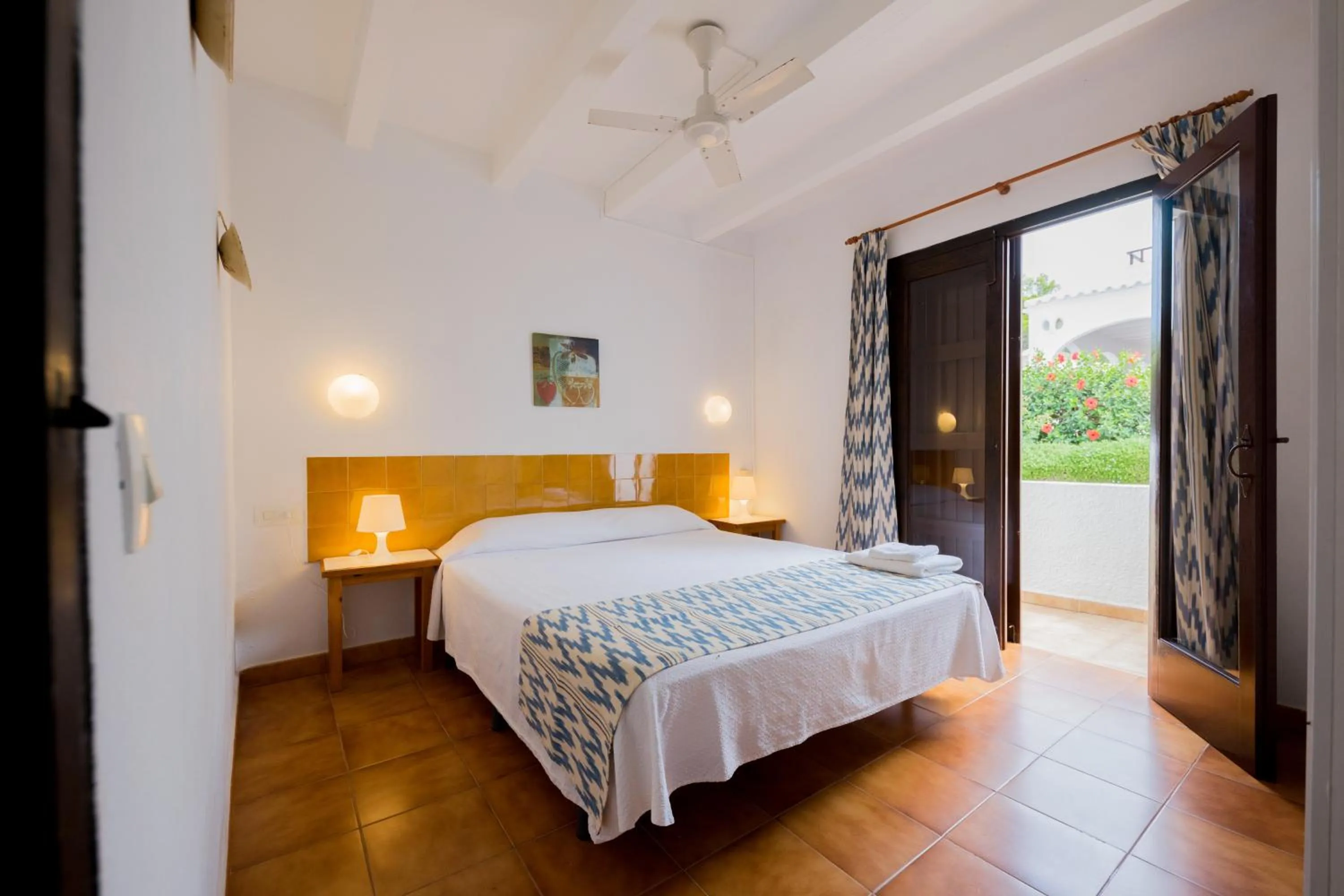 Bedroom, Bed in Apartamentos Sa Cala