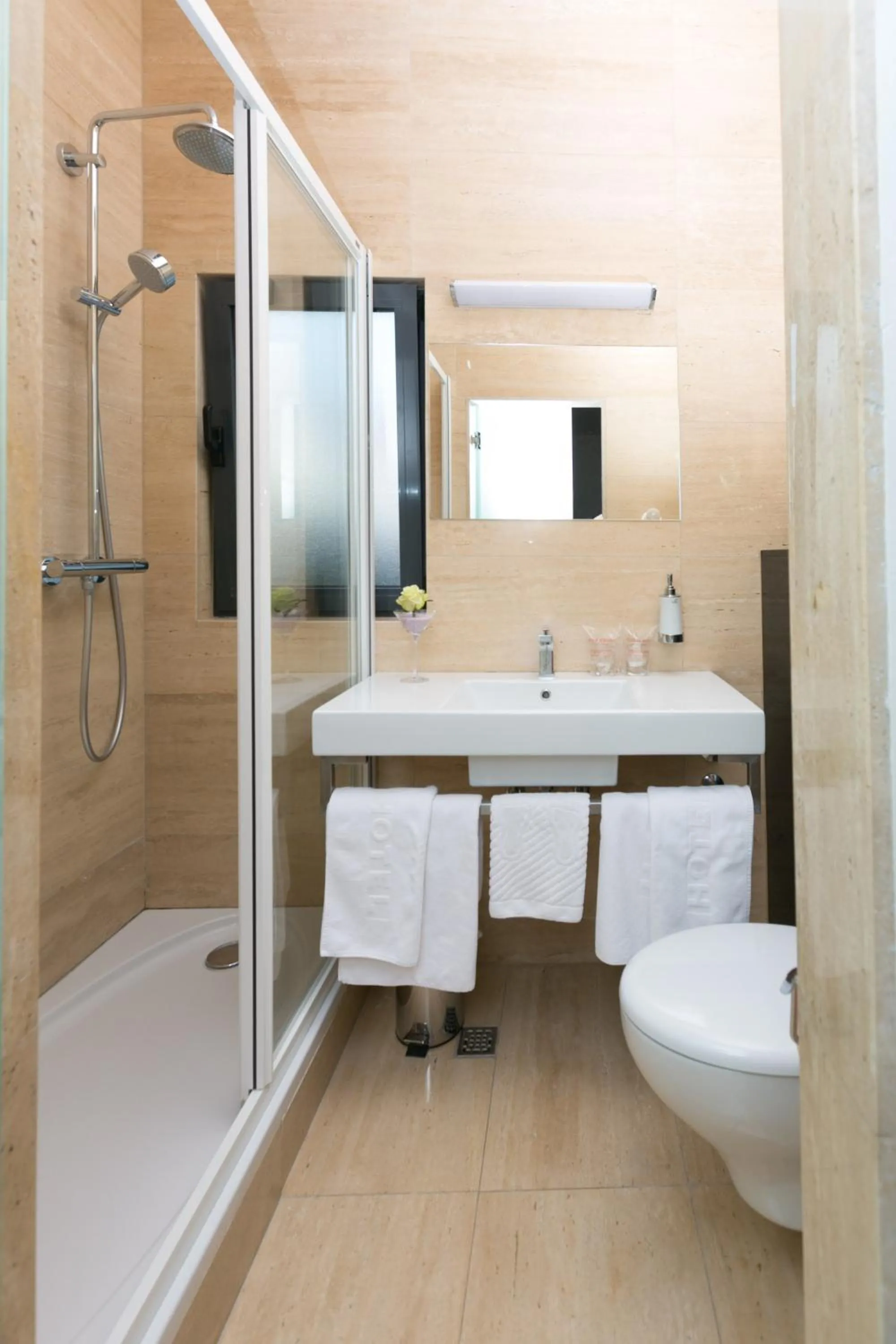 Bathroom in Beach Hotel Split