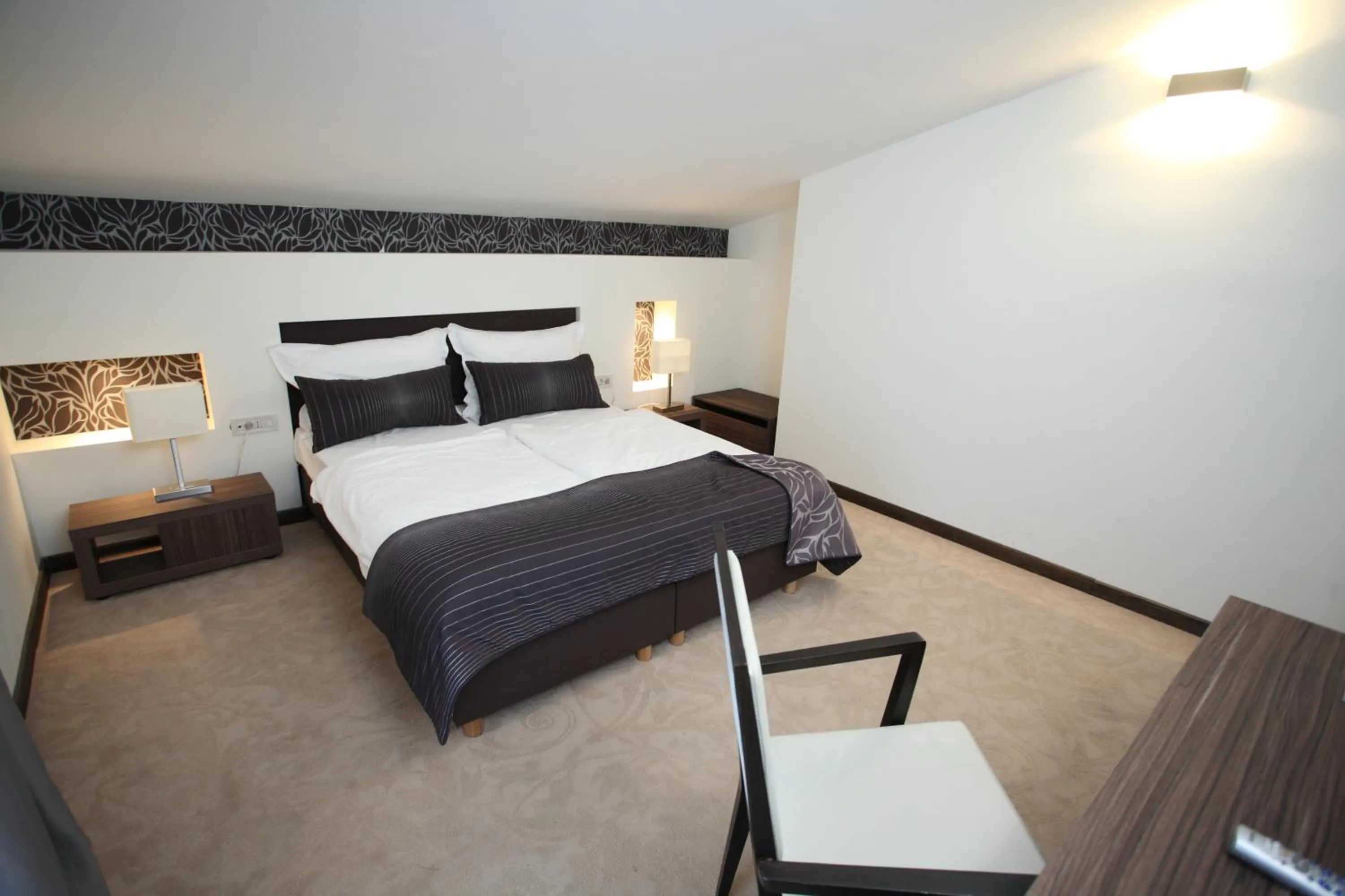 Bedroom, Bed in Beach Hotel Split