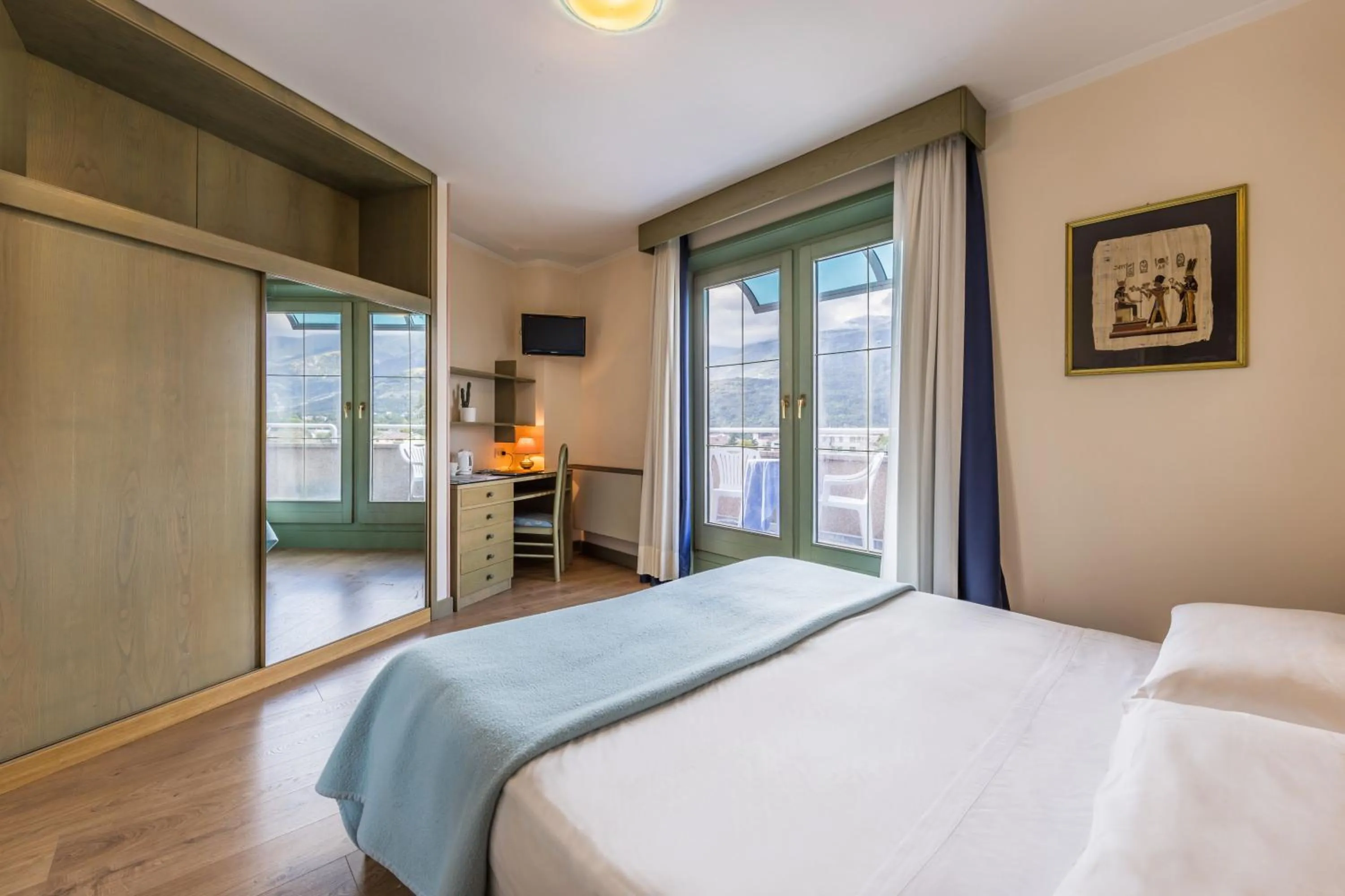 Summer, Bed in Aviano Palace Hotel