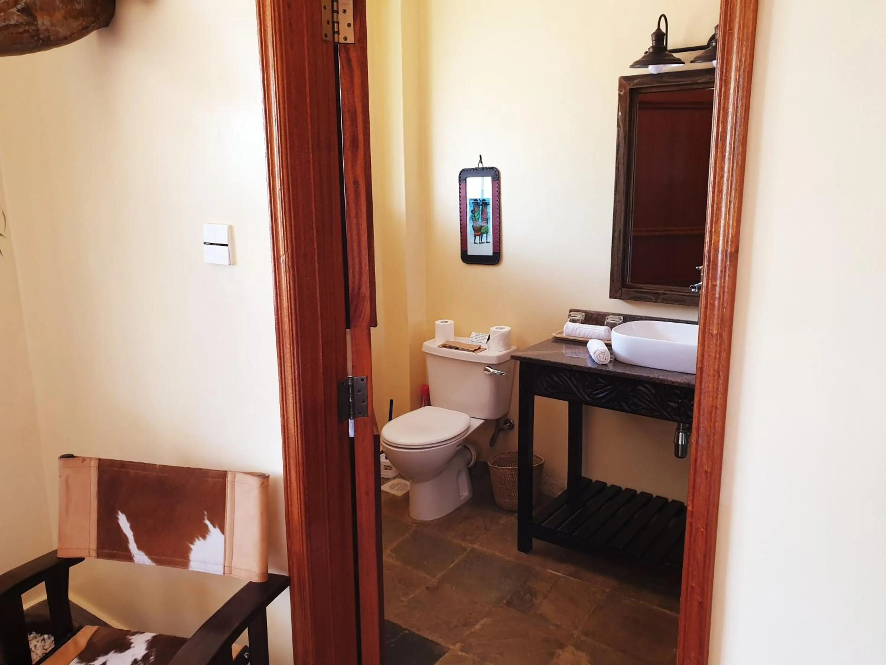 Toilet in Acacia Tree Lodge