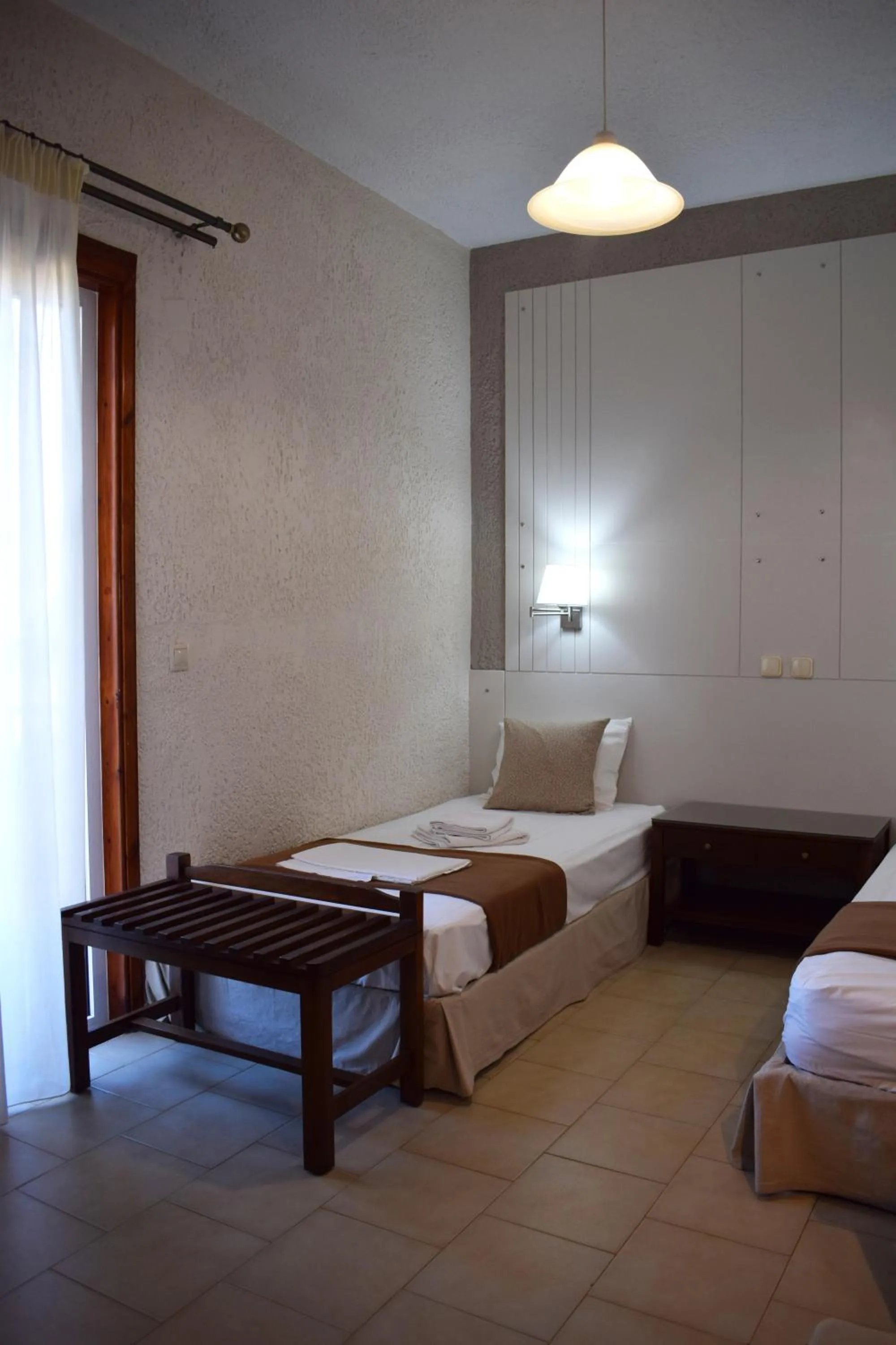 Bedroom, Bed in Altis Hotel