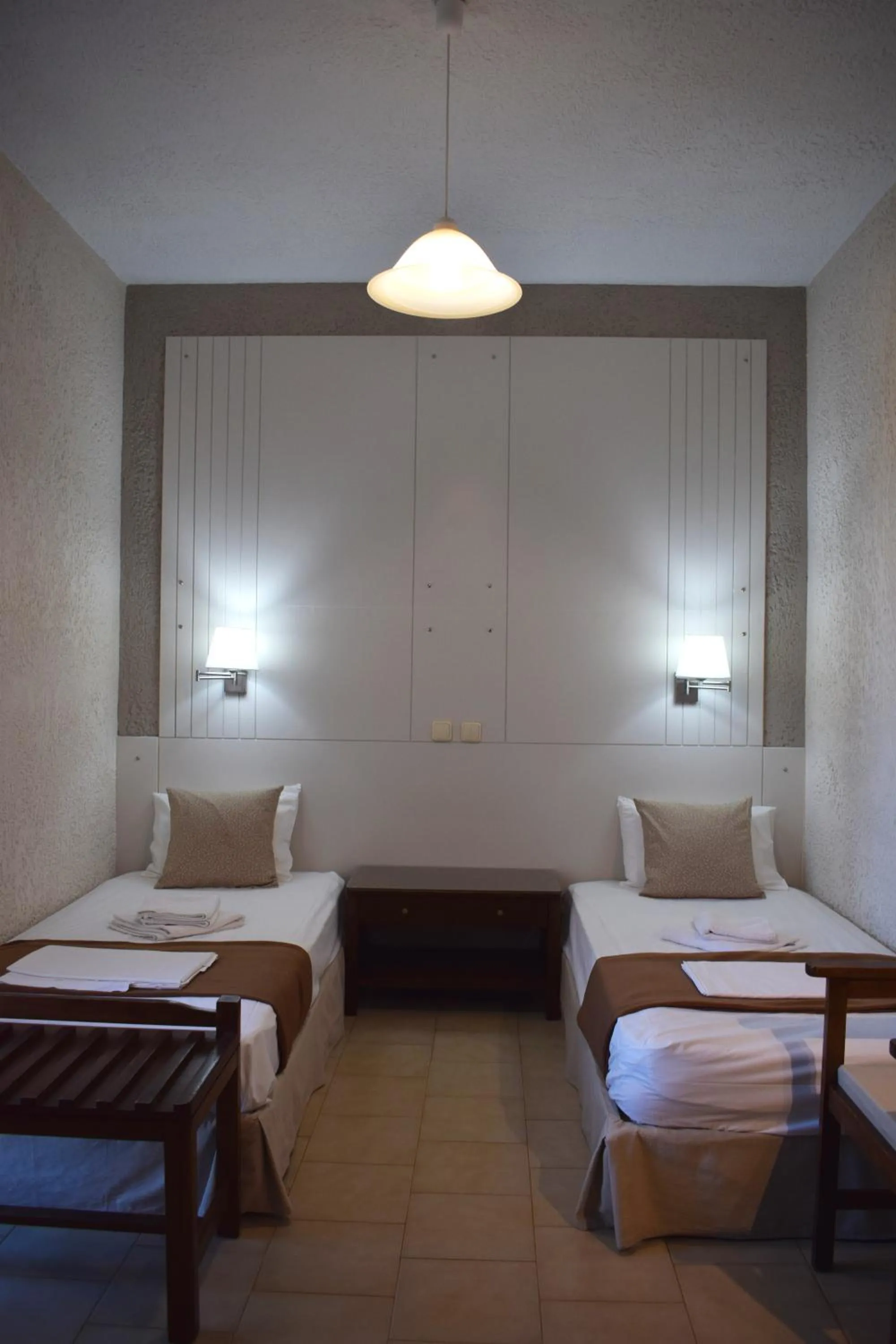 Bedroom, Bed in Altis Hotel