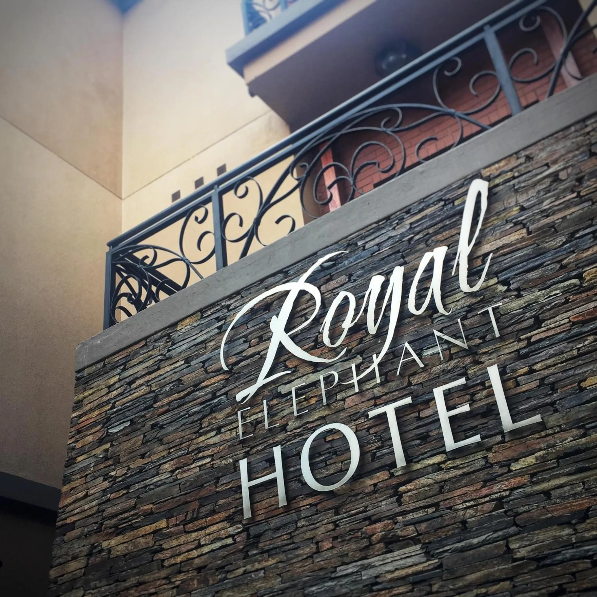 Property building in Royal Elephant Hotel & Conference Centre