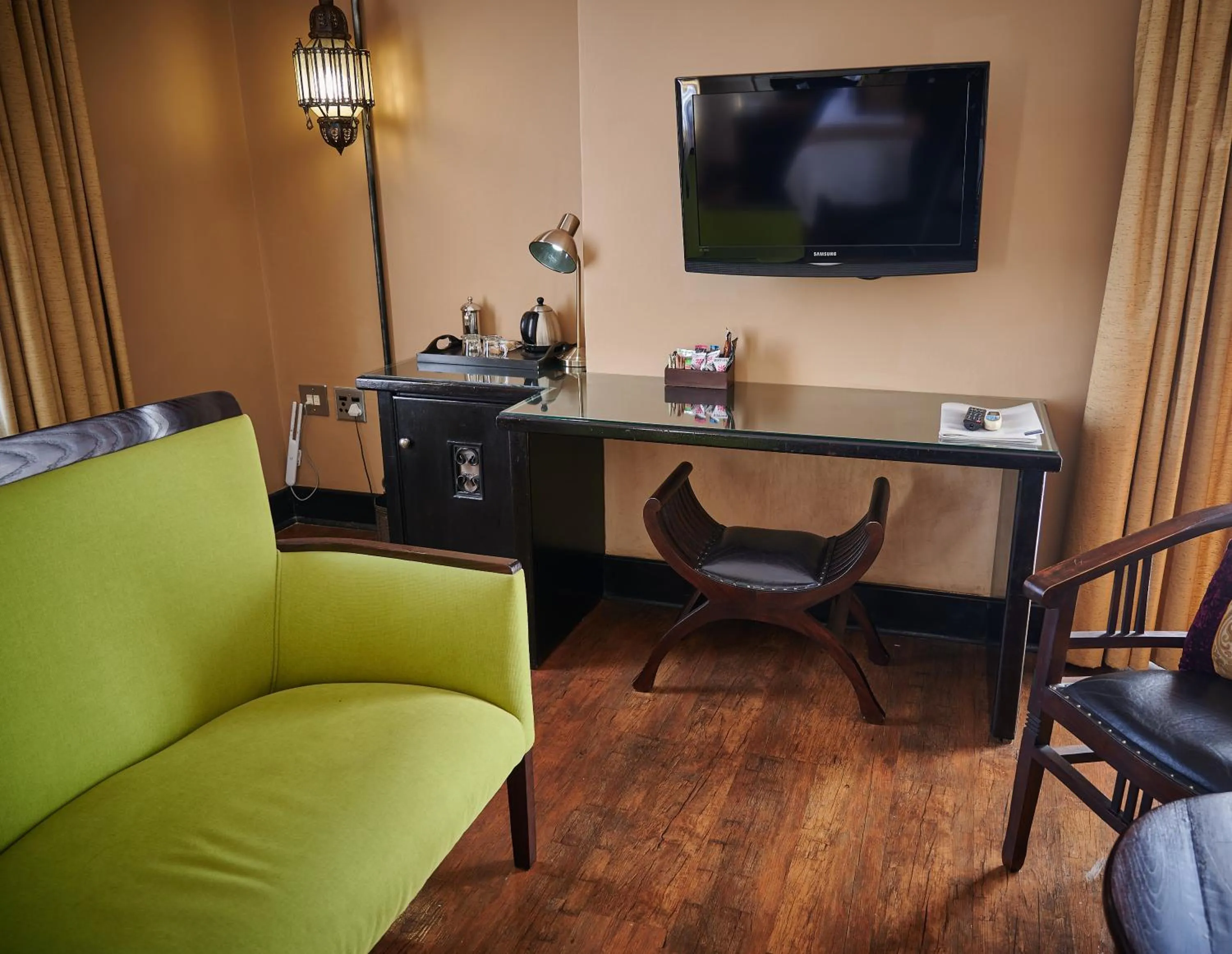 TV and multimedia in Tayfin Royale Hotel & Conference Centre