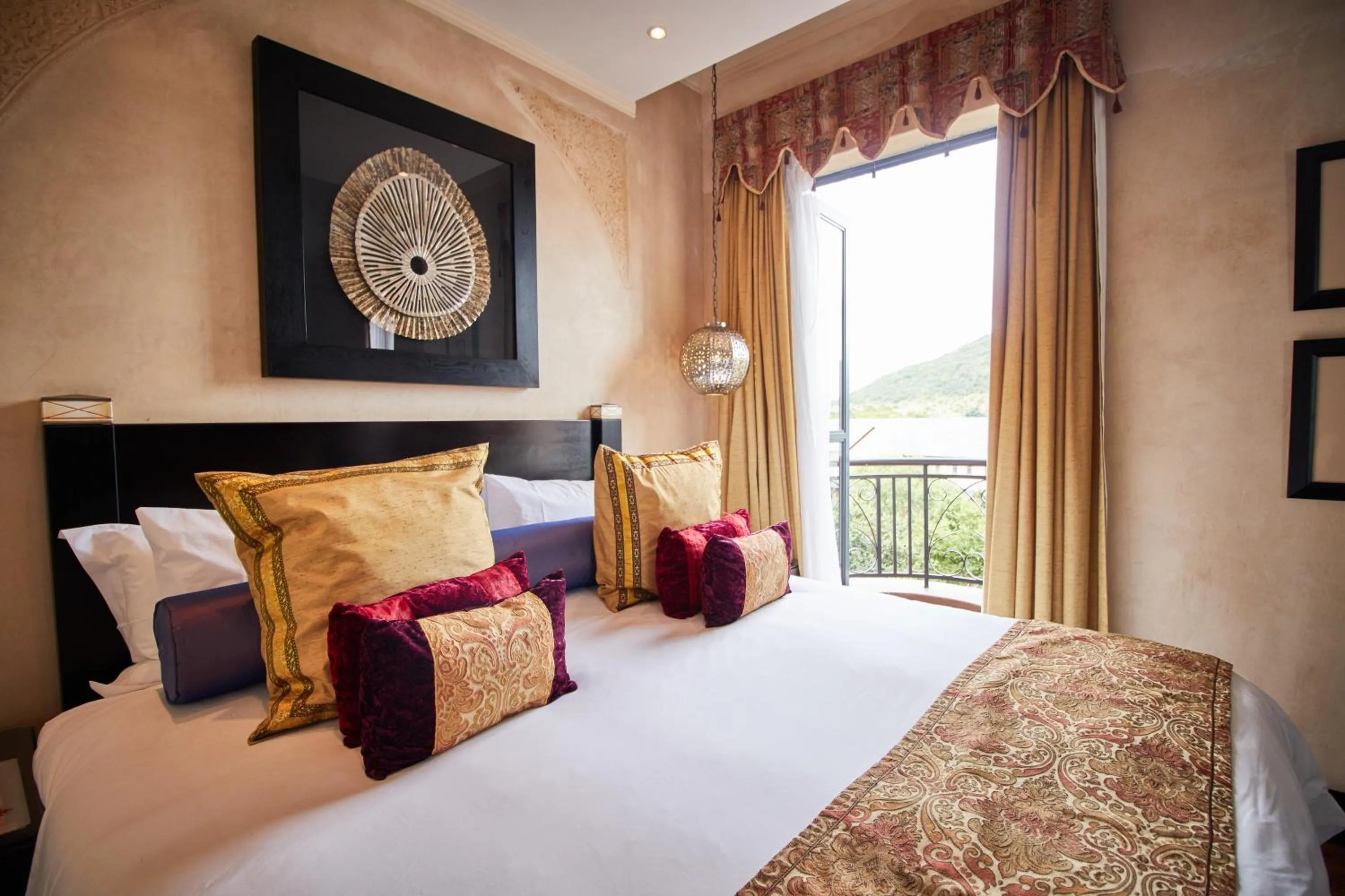 Bed in Tayfin Royale Hotel & Conference Centre