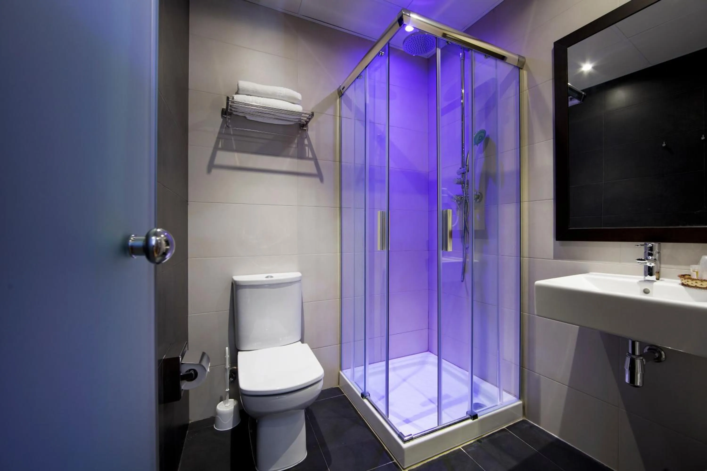 Bathroom in Hostal BCN Ramblas