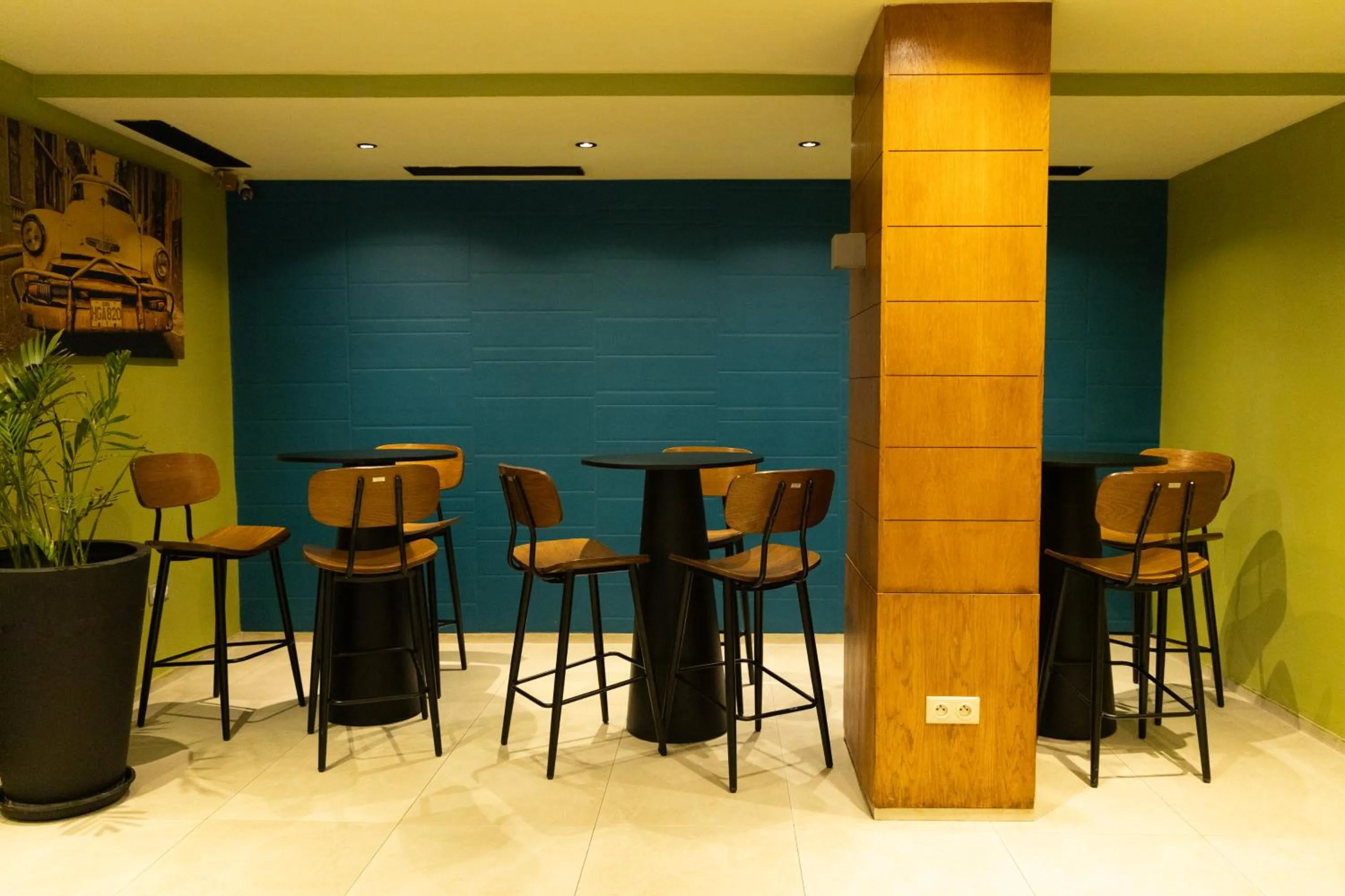 Lounge or bar in Golf Royal Hotel