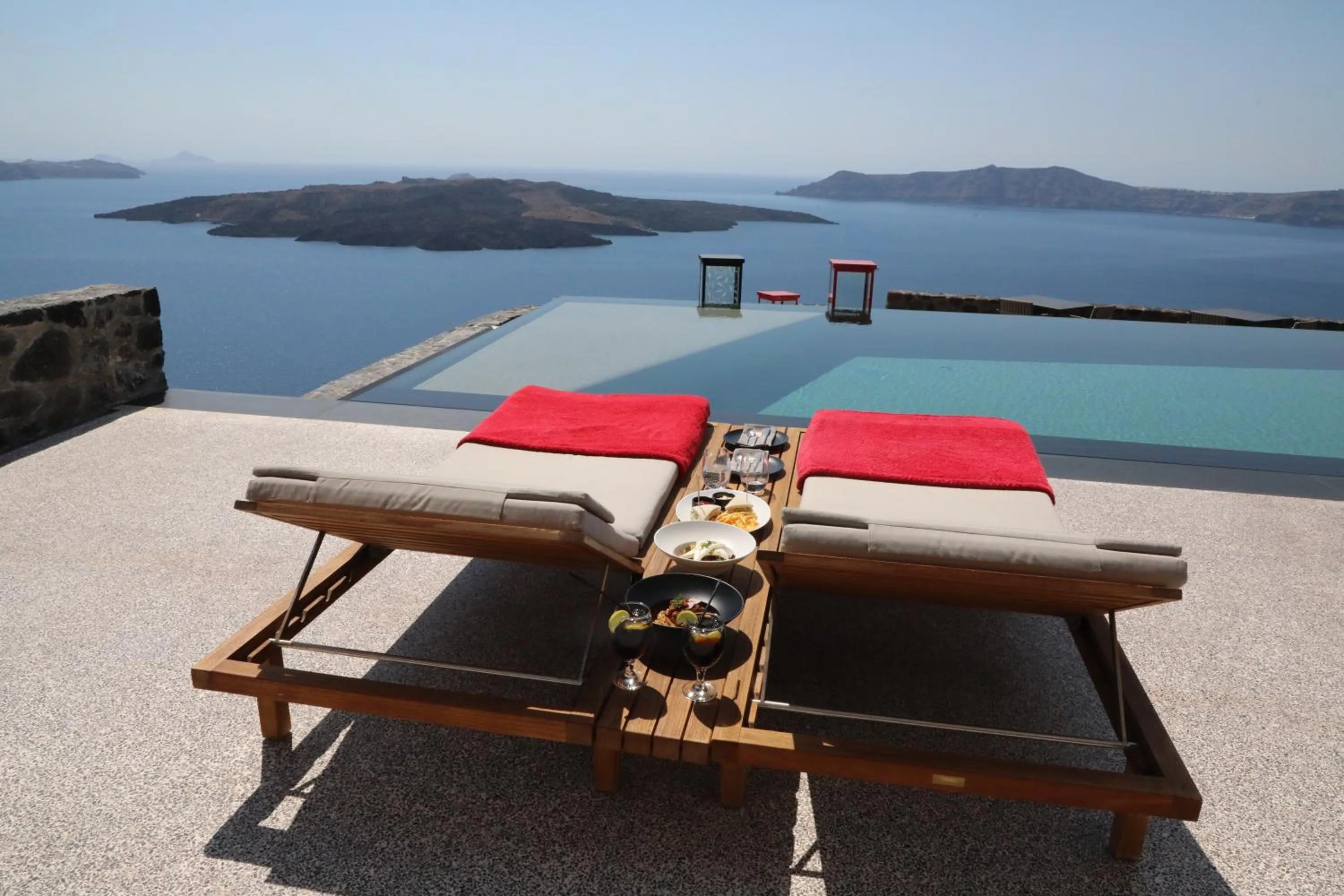 Swimming pool in Villa Bordeaux