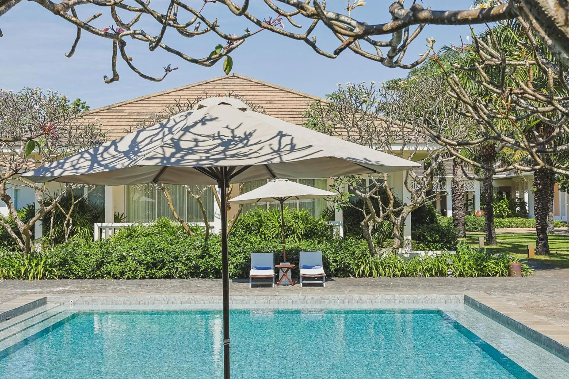 Swimming pool in Azerai Ke Ga Bay