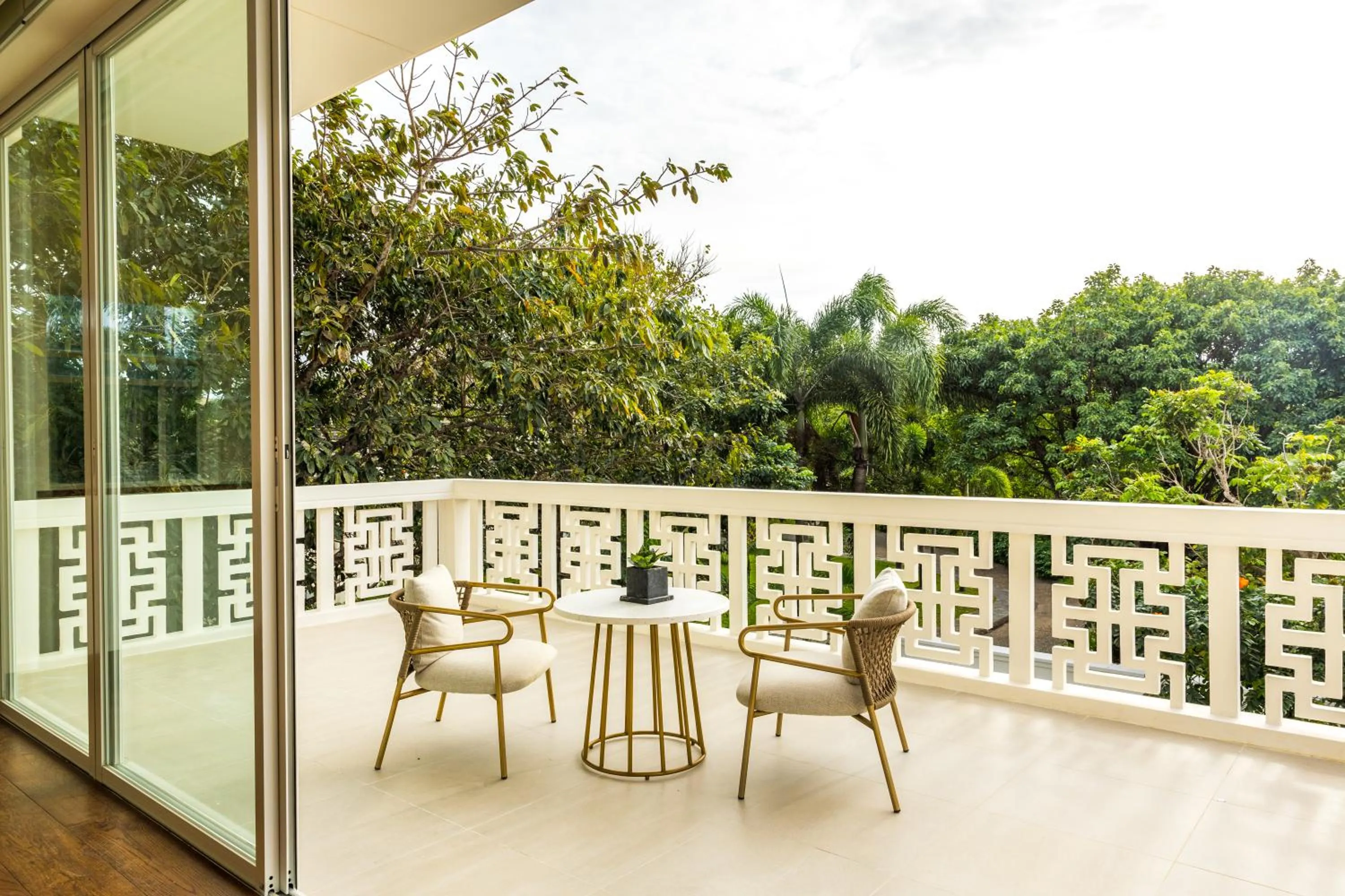 Balcony/Terrace in Azerai Ke Ga Bay