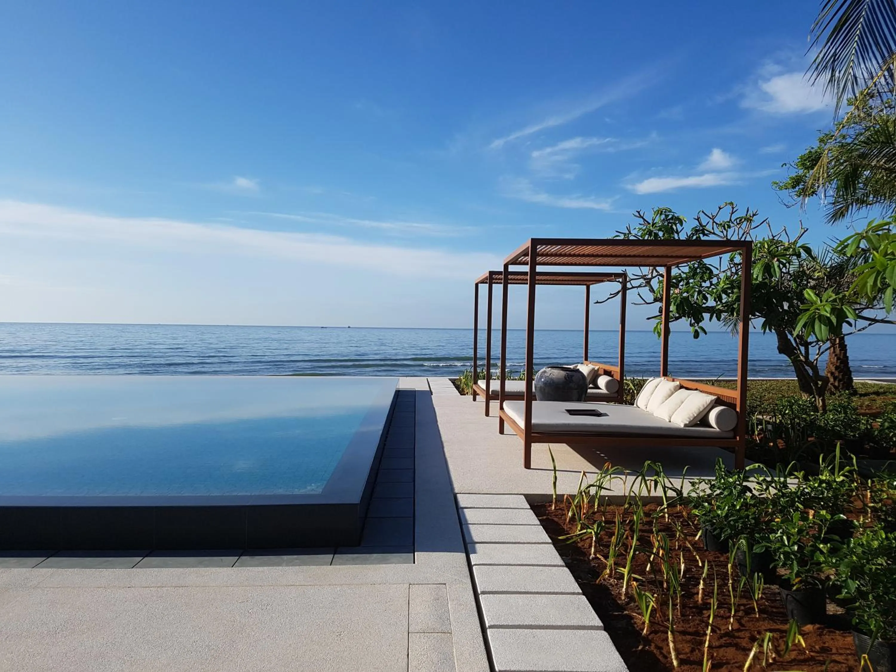 Swimming pool in Azerai Ke Ga Bay