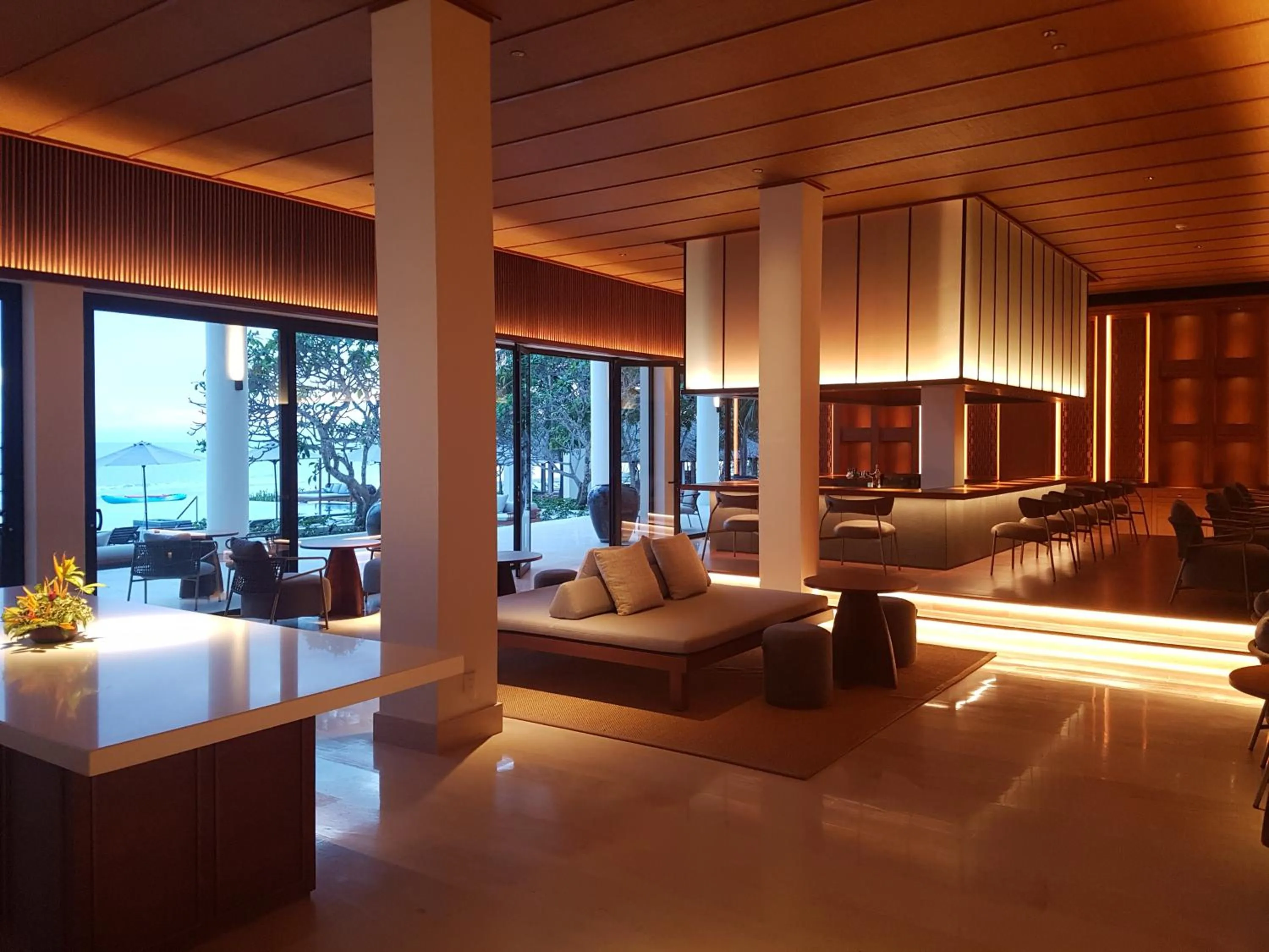 Restaurant/places to eat in Azerai Ke Ga Bay