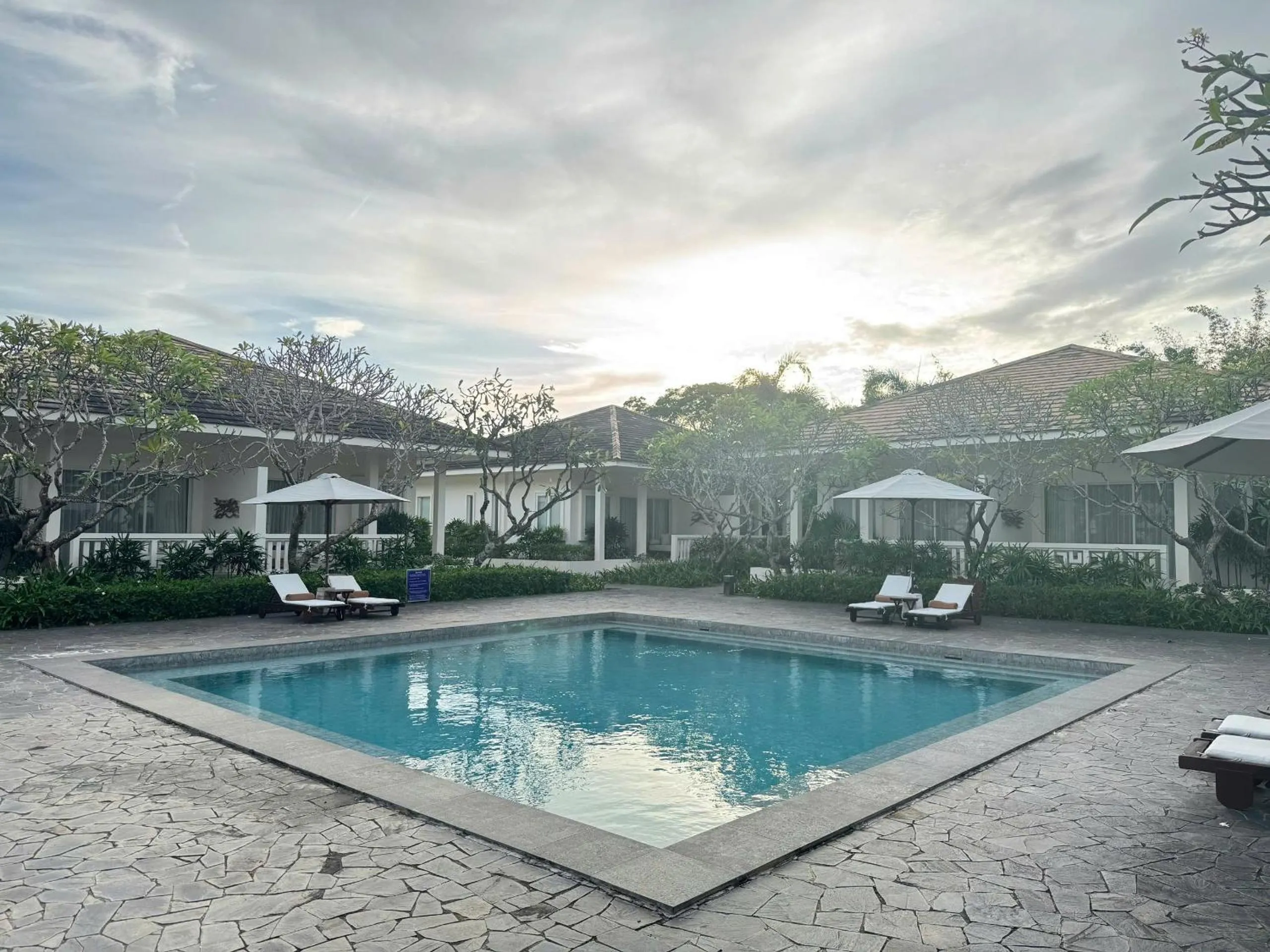 Swimming pool in Azerai Ke Ga Bay