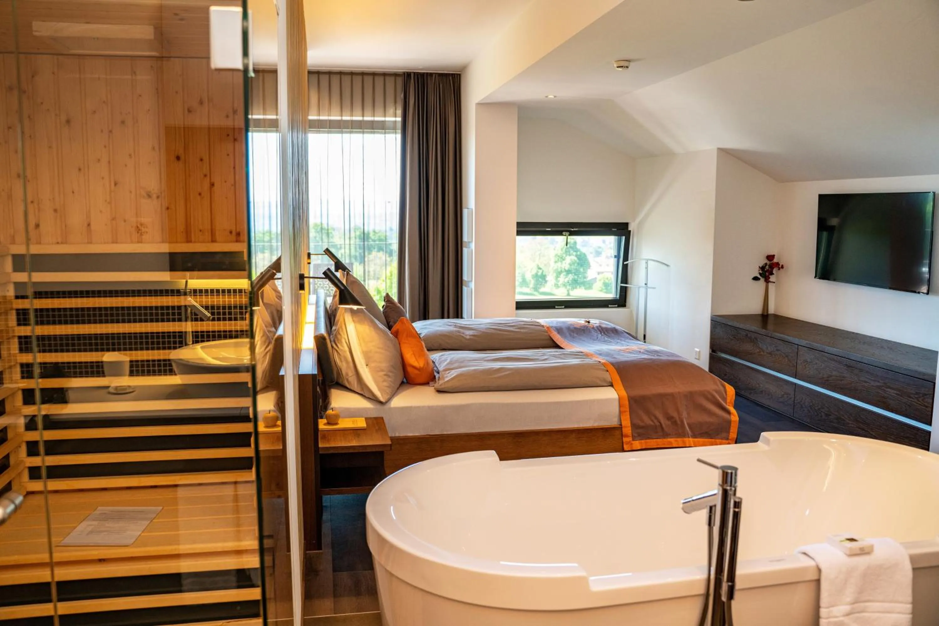 Bedroom, Bed in Wellnesshotel Golfpanorama