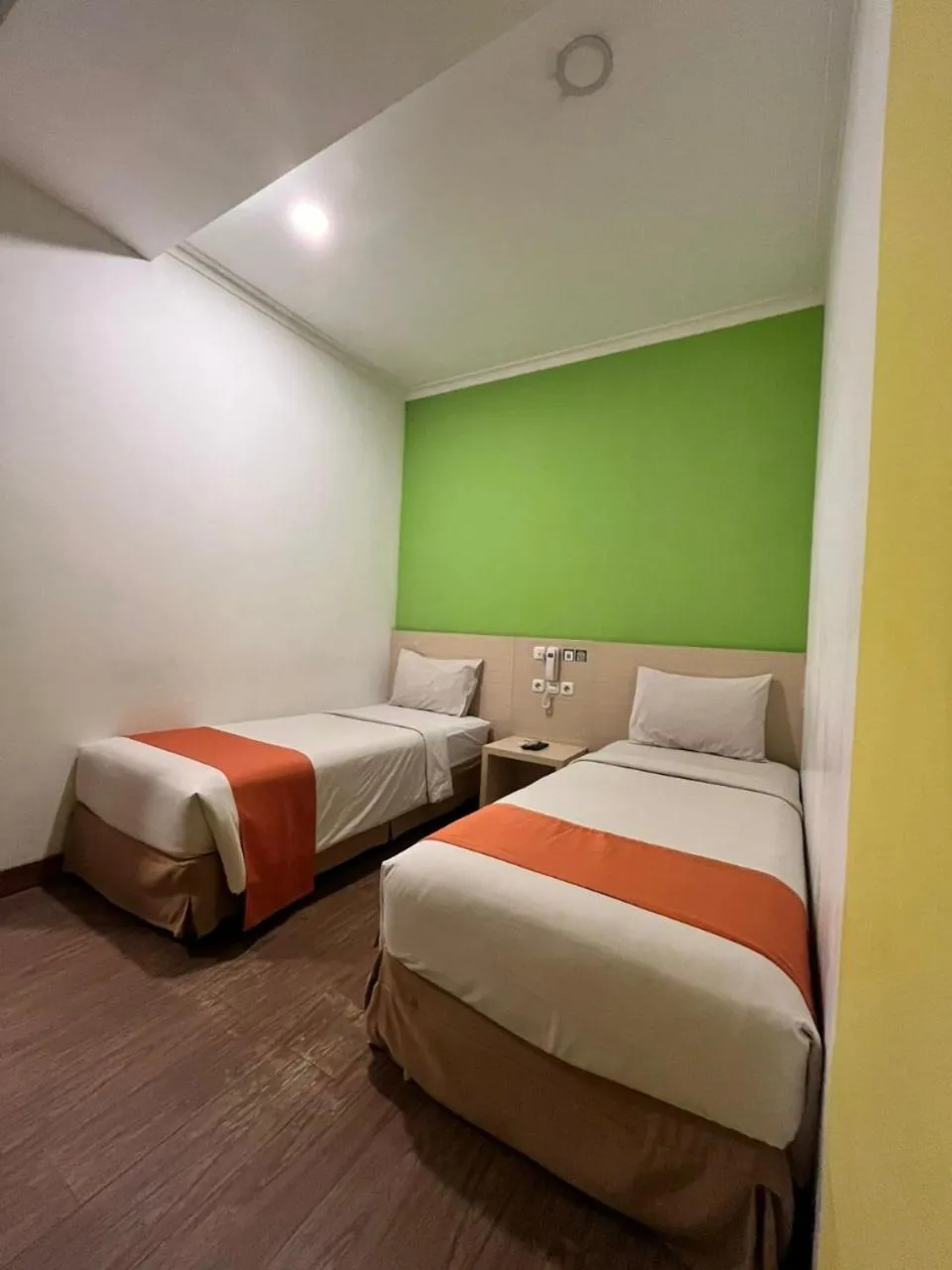 Bedroom, Bed in Green Red Hotel Syariah Jombang