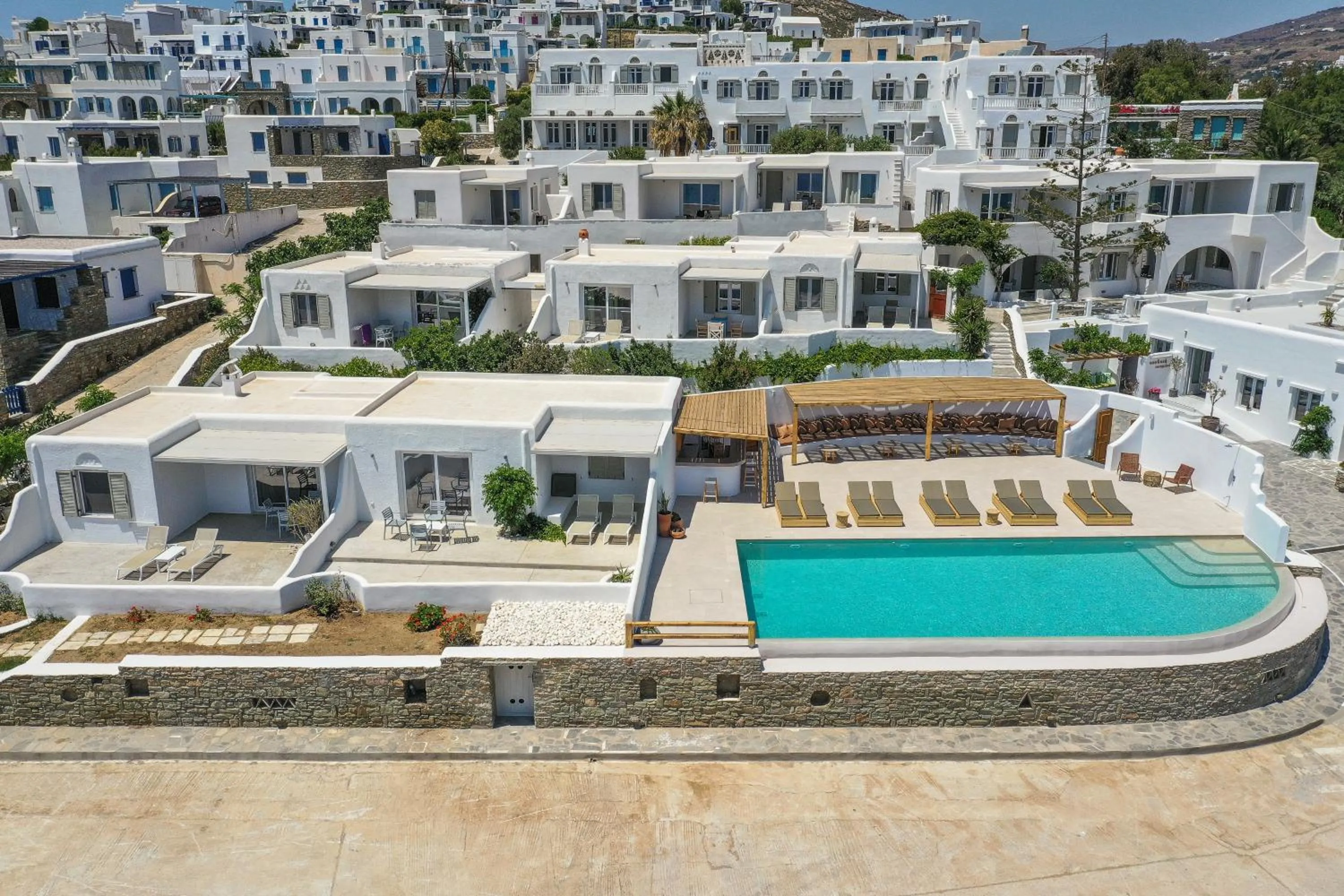 Property building in Cavos