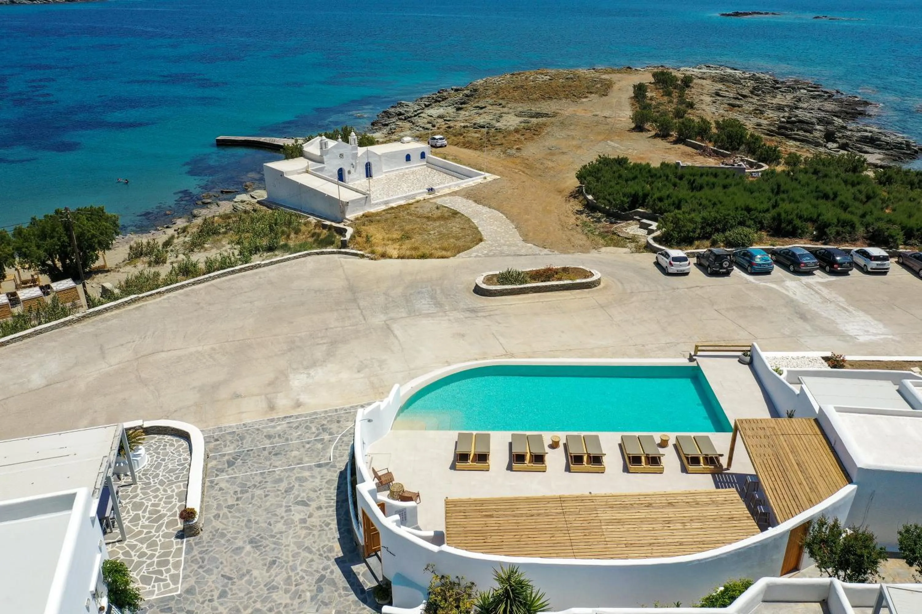 Swimming pool in Cavos