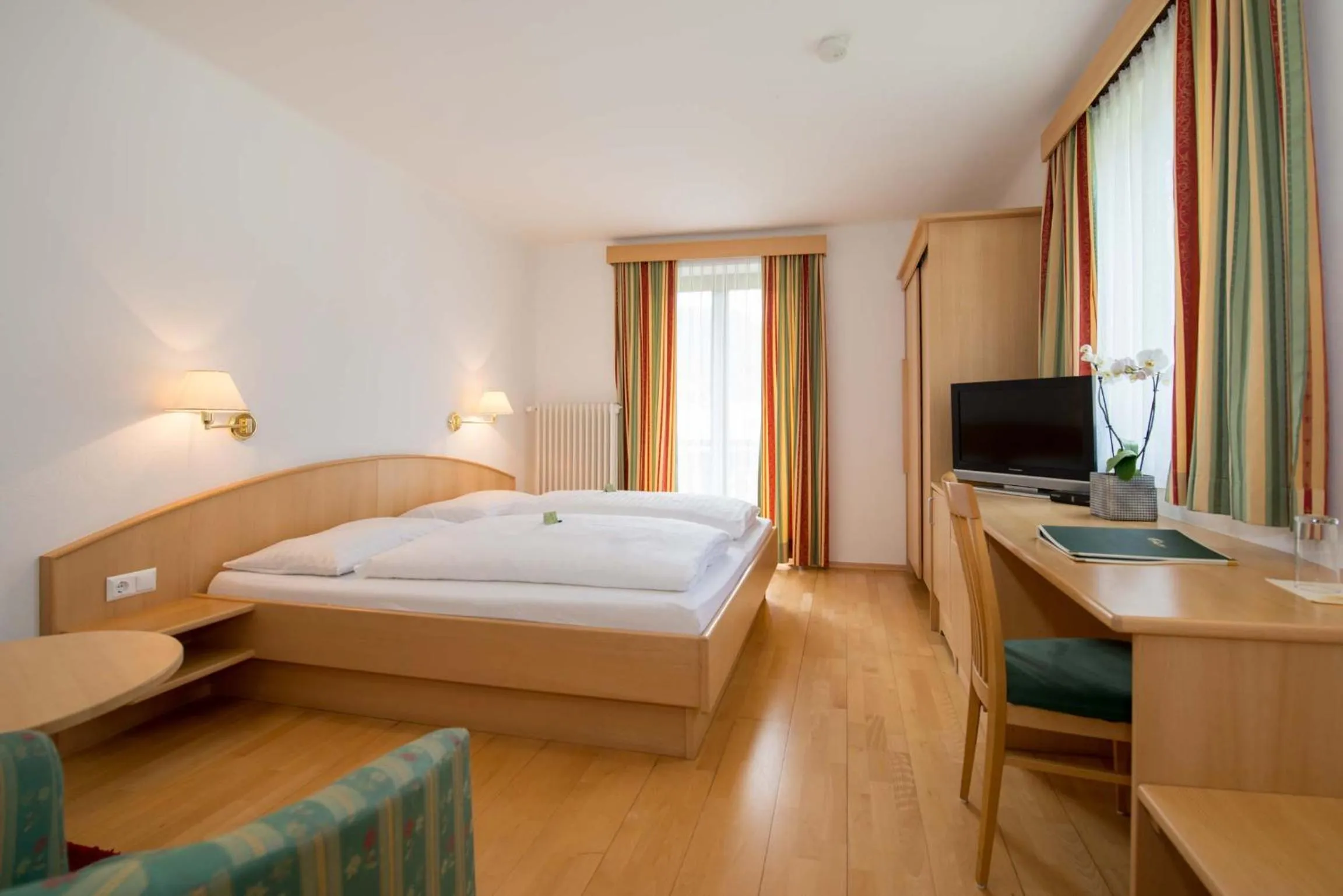 Bedroom, Bed in Hotel Lipeter & Bergheimat