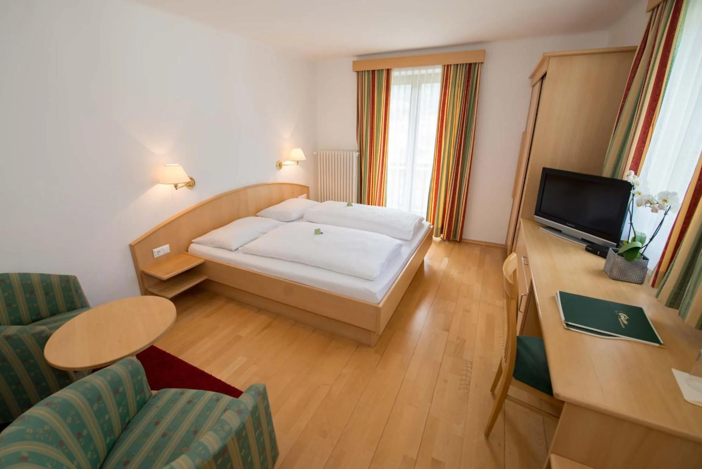 Bedroom, Bed in Hotel Lipeter & Bergheimat