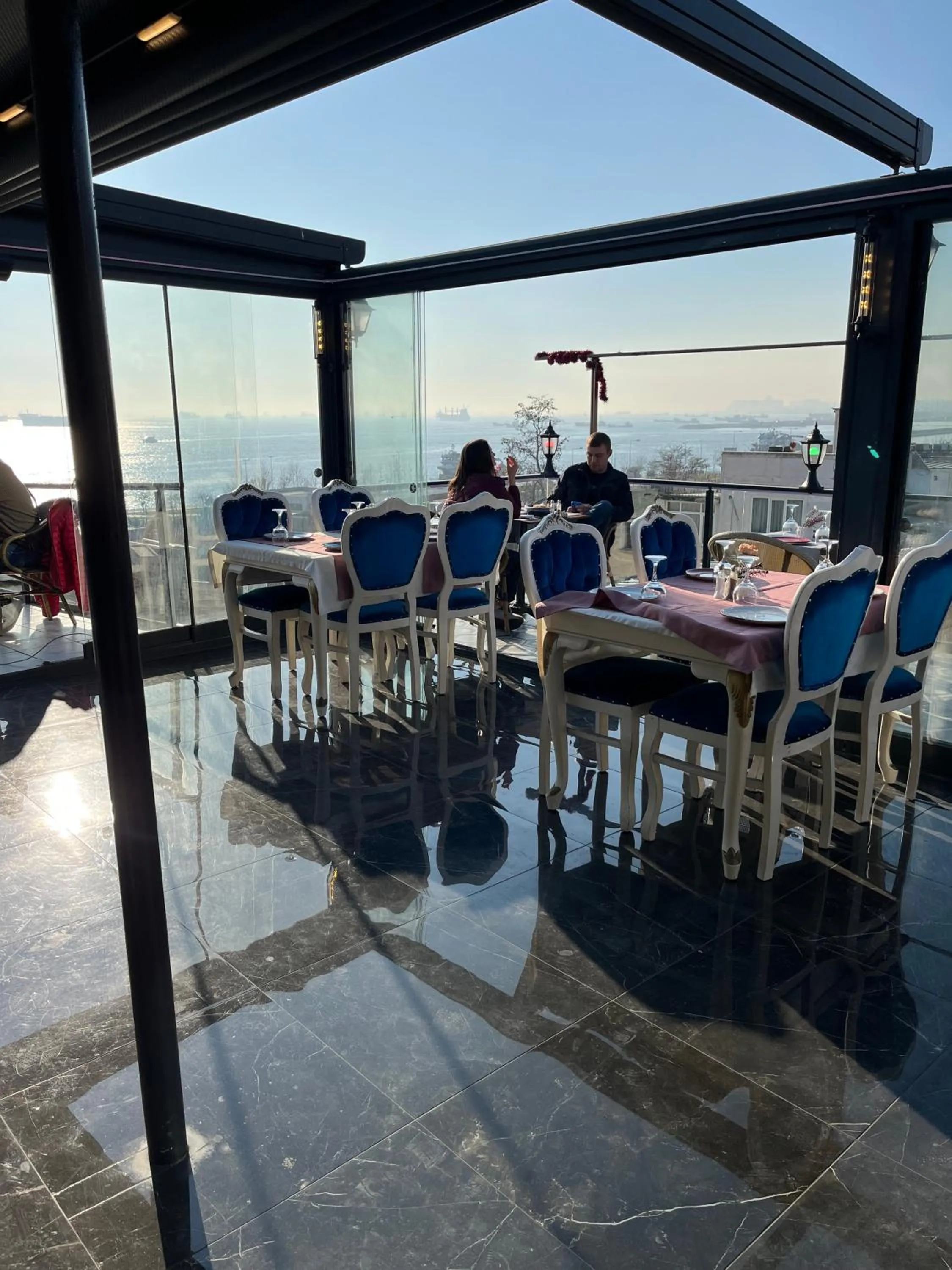 Restaurant/places to eat in Nova Roma Hotel