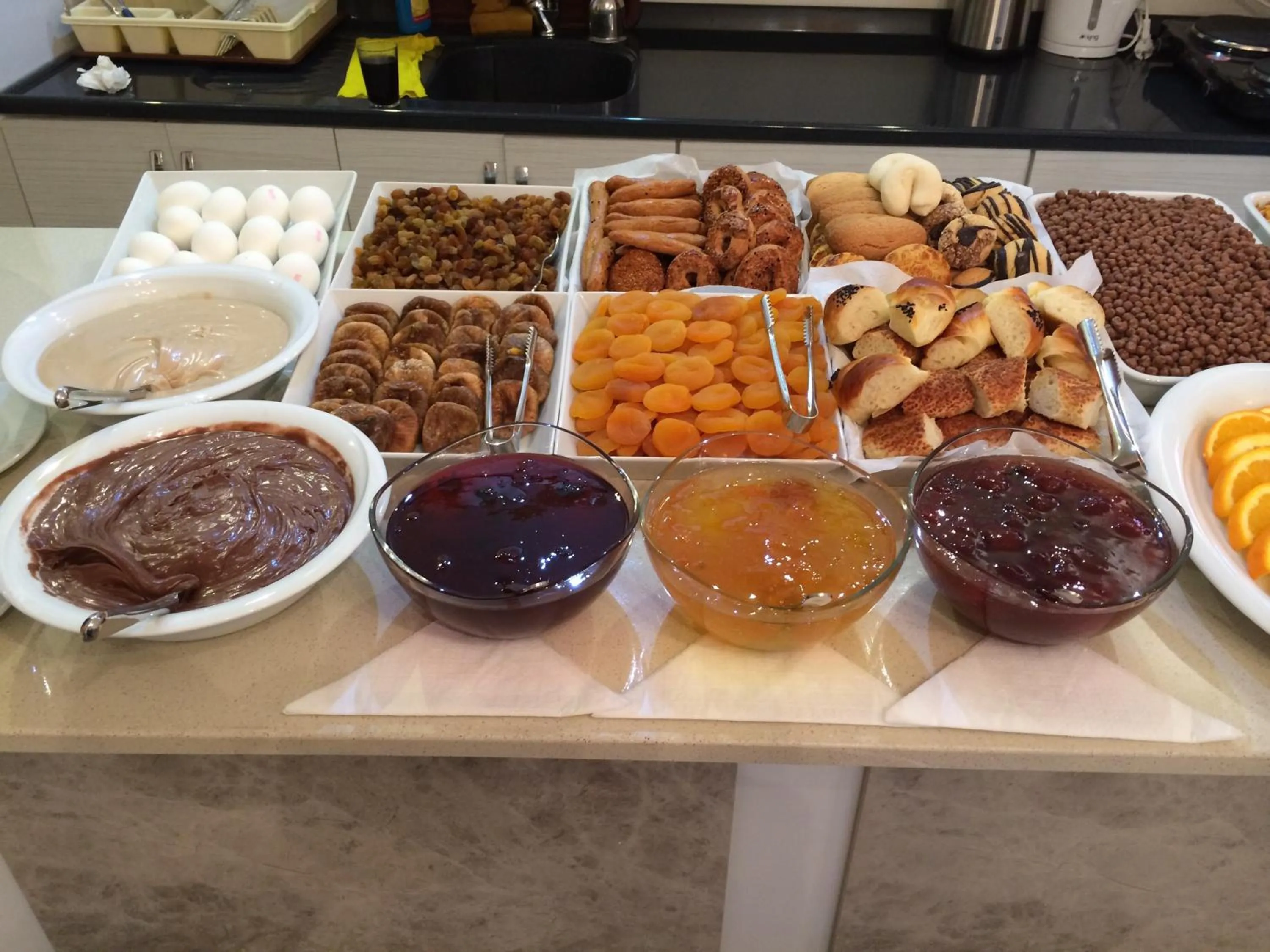 Restaurant/places to eat in Nova Roma Hotel