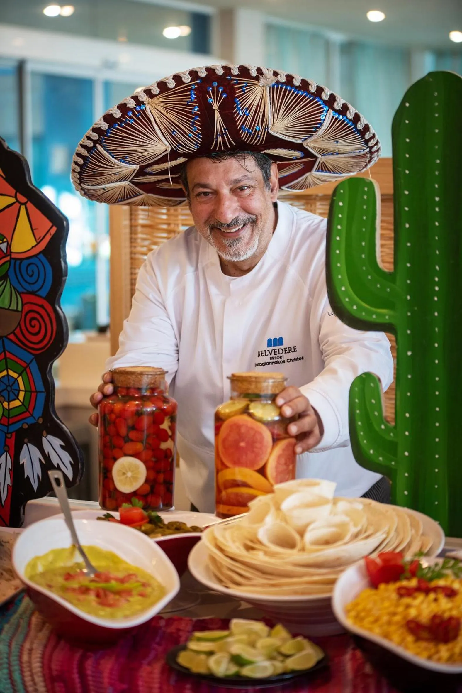 Restaurant/places to eat in Royal & Imperial Belvedere Resort