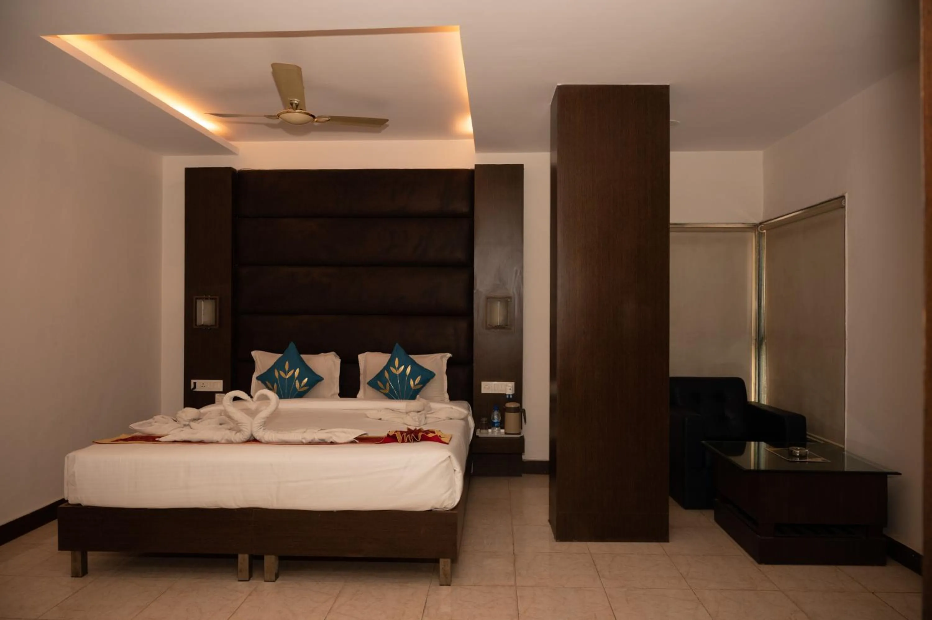 Photo of the whole room, Bed in The Himalaya Park