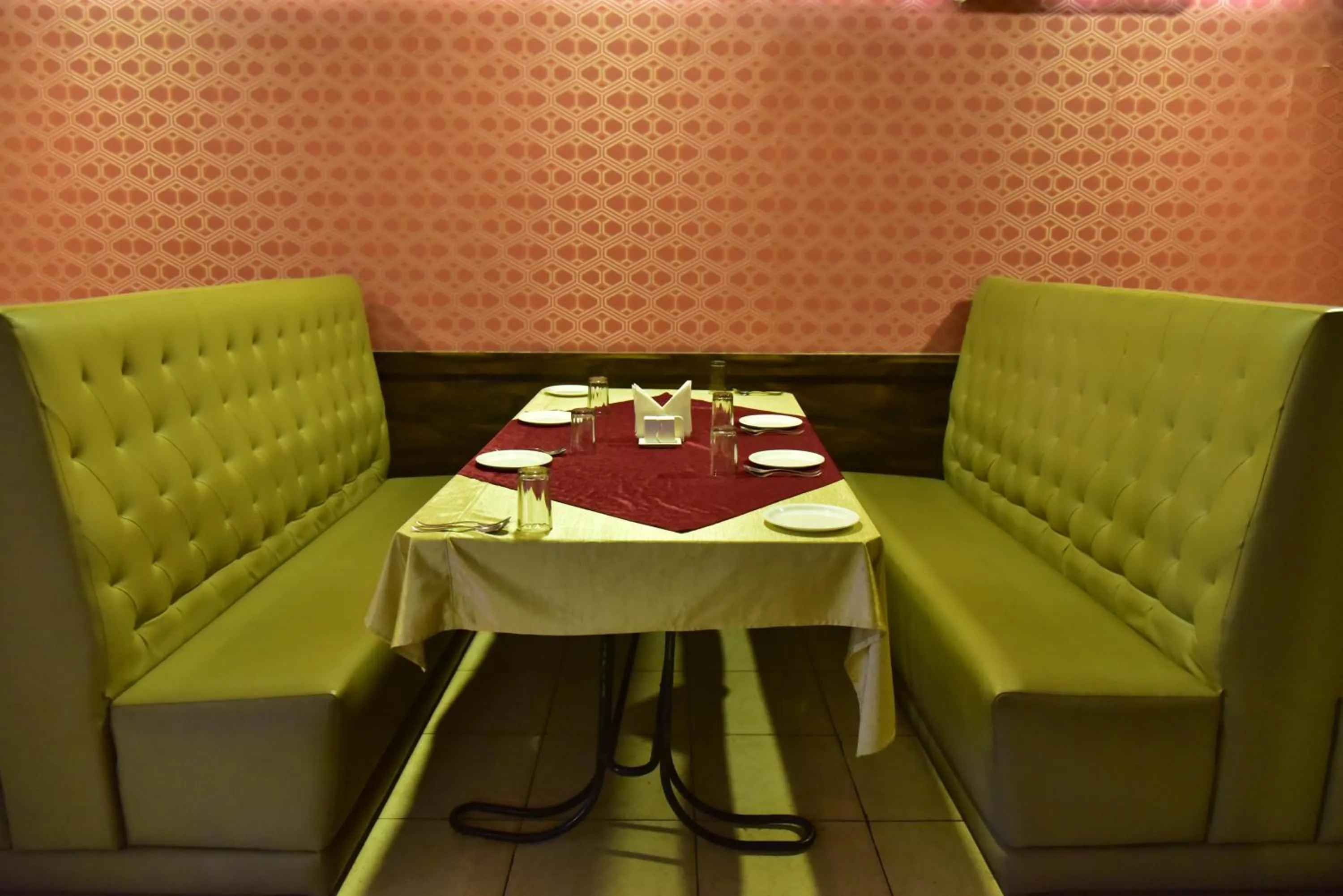 Restaurant/places to eat in The Himalaya Park