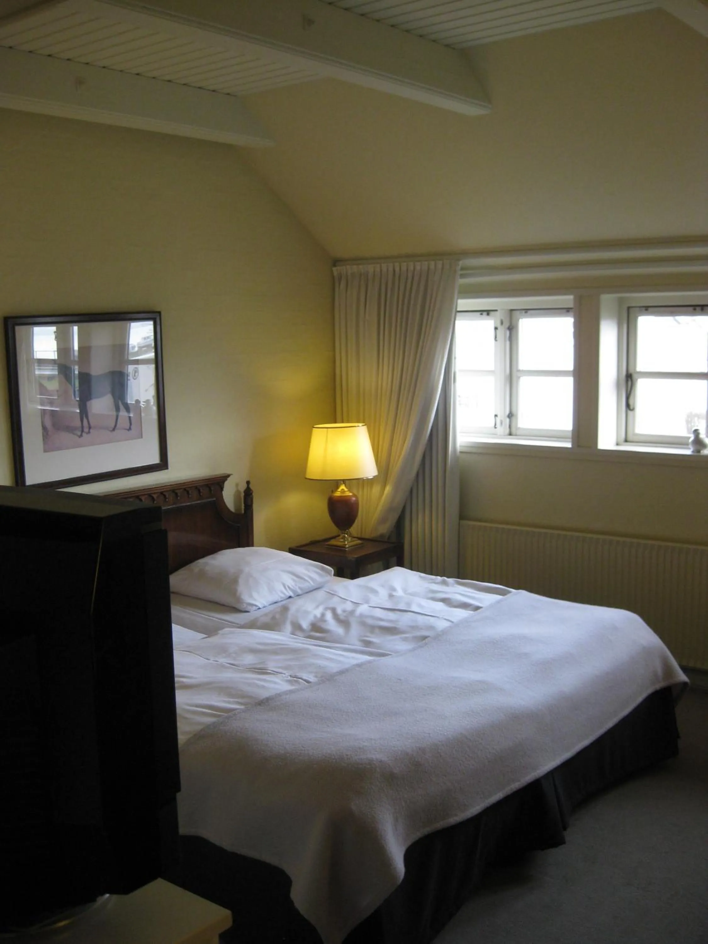 Photo of the whole room, Bed in Munkebo Kro & Hotel