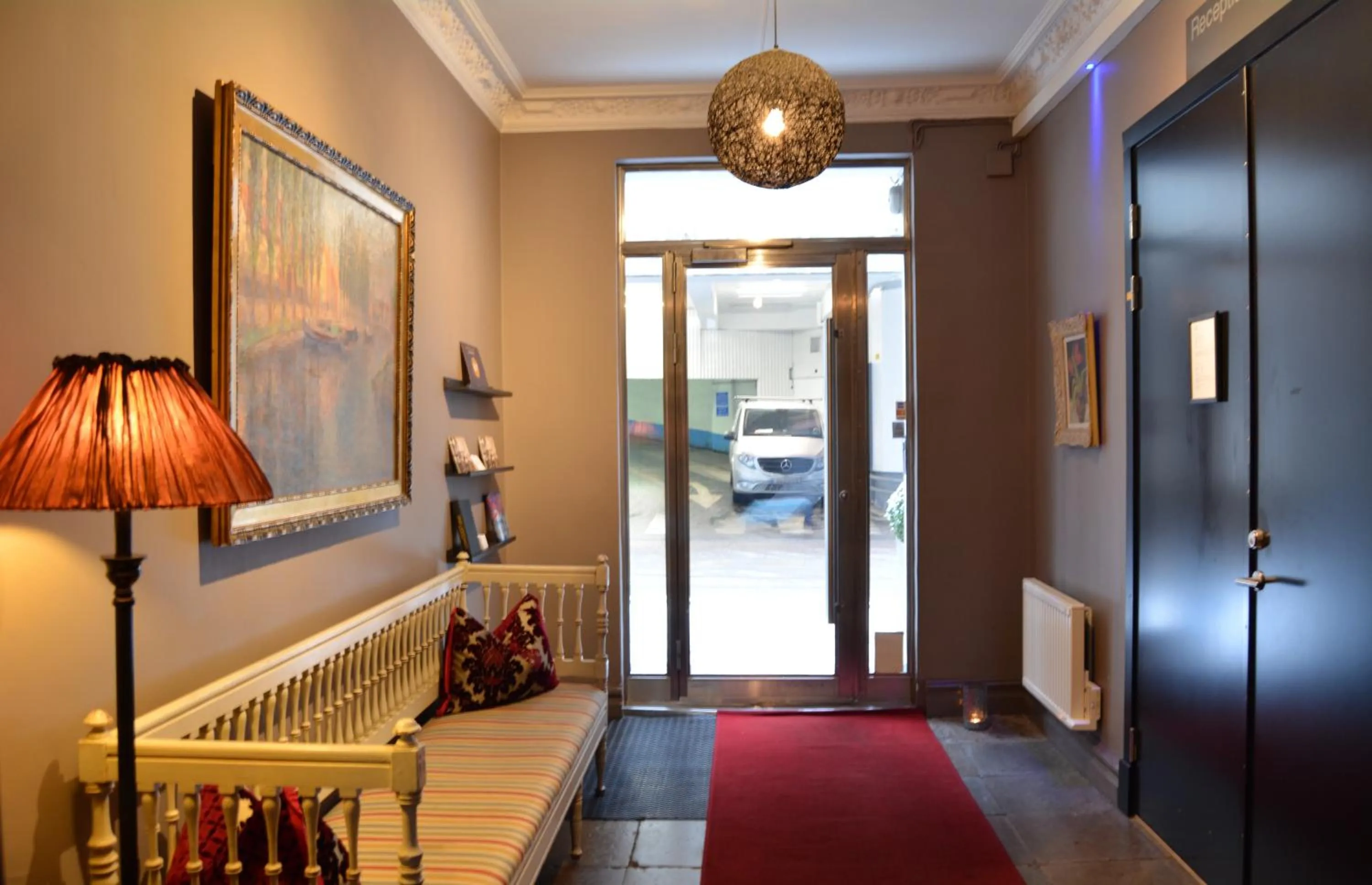 Lobby or reception, Bed in DA Hotel Apartments